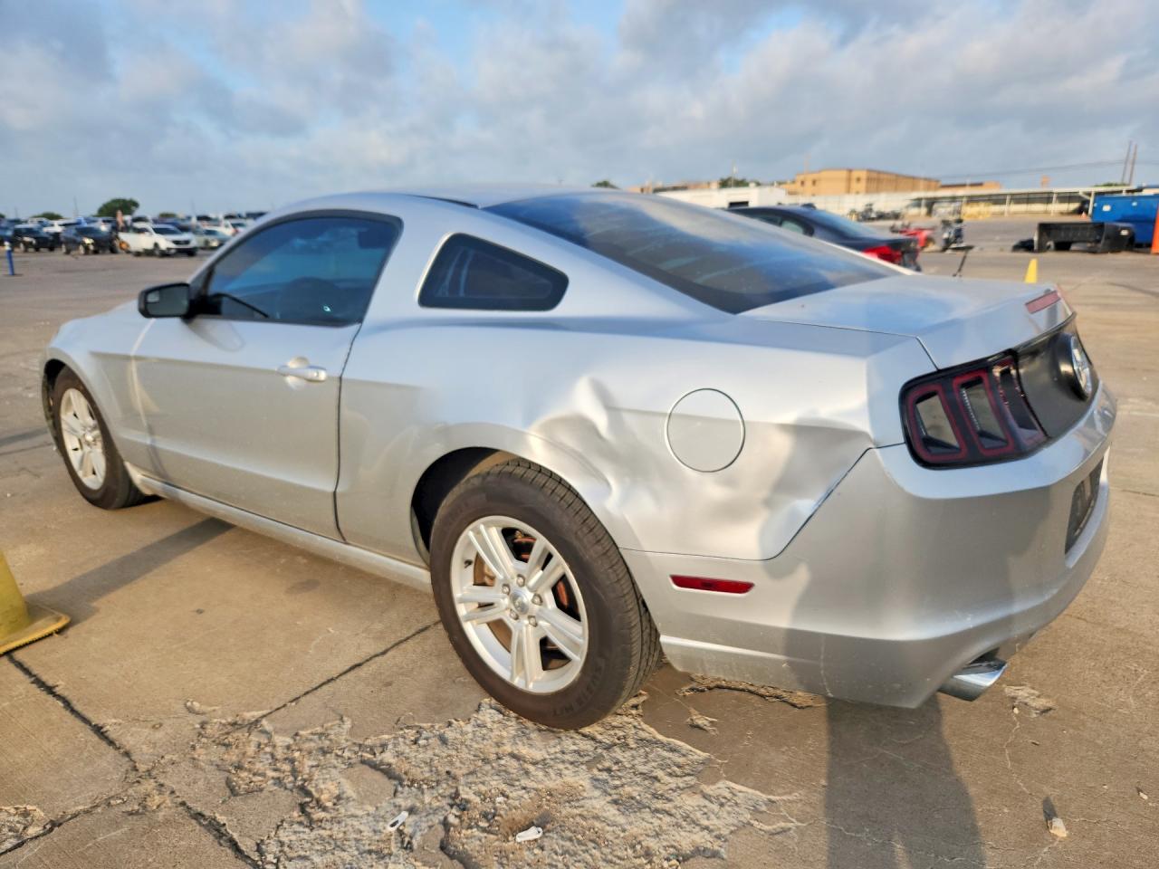 2014 Ford Mustang Silver vin: 1ZVBP8AM4E5209995