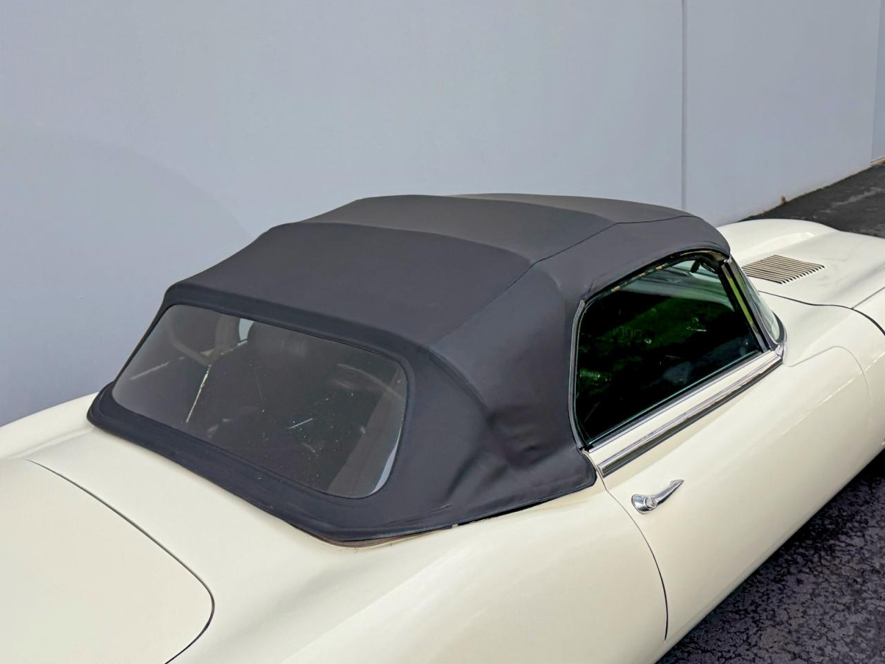 1971 Jaguar E - Type White vin: 1S71298BW
