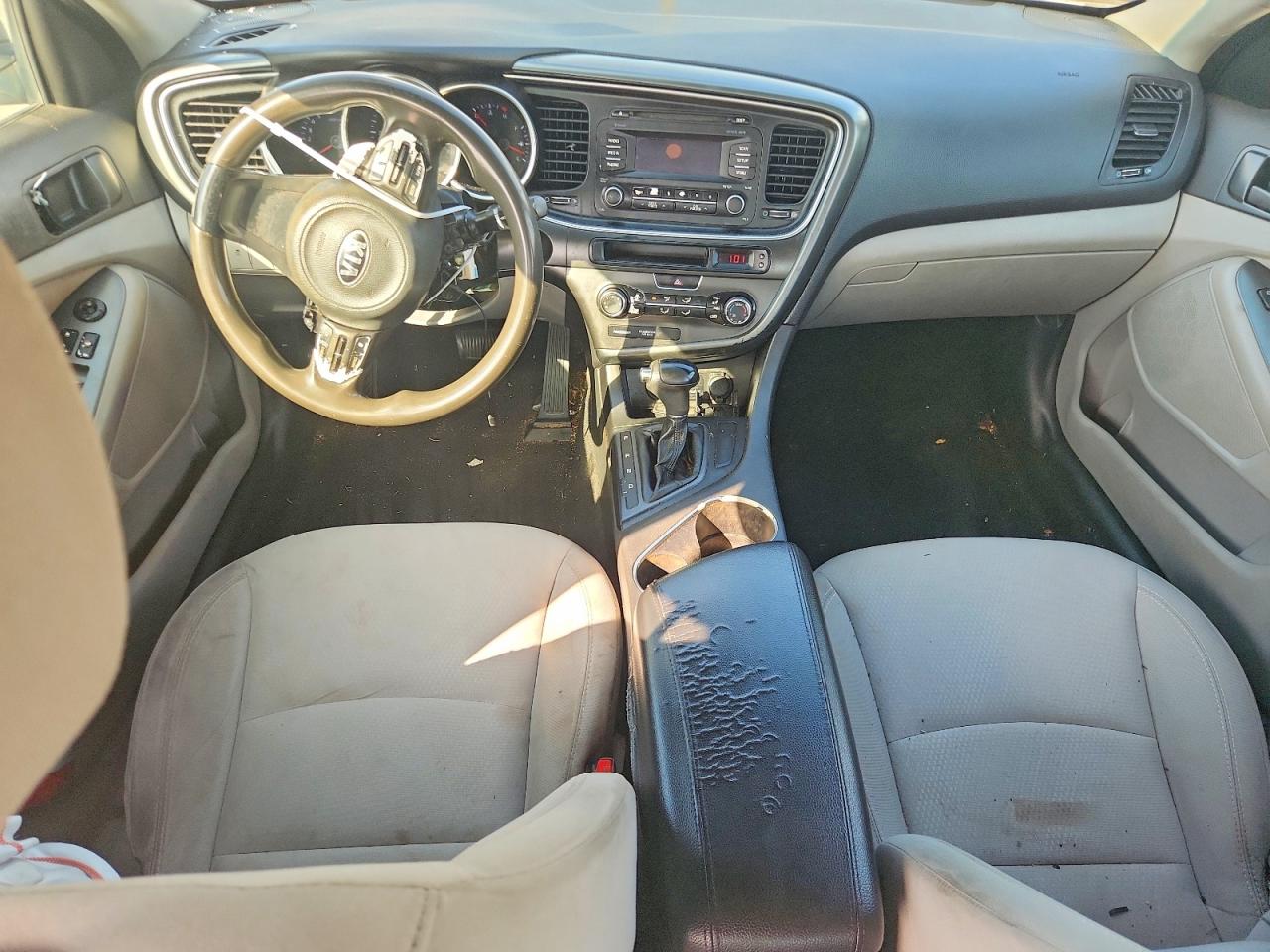 2015 Kia Optima Lx Серебряный vin: 5XXGM4A72FG354051