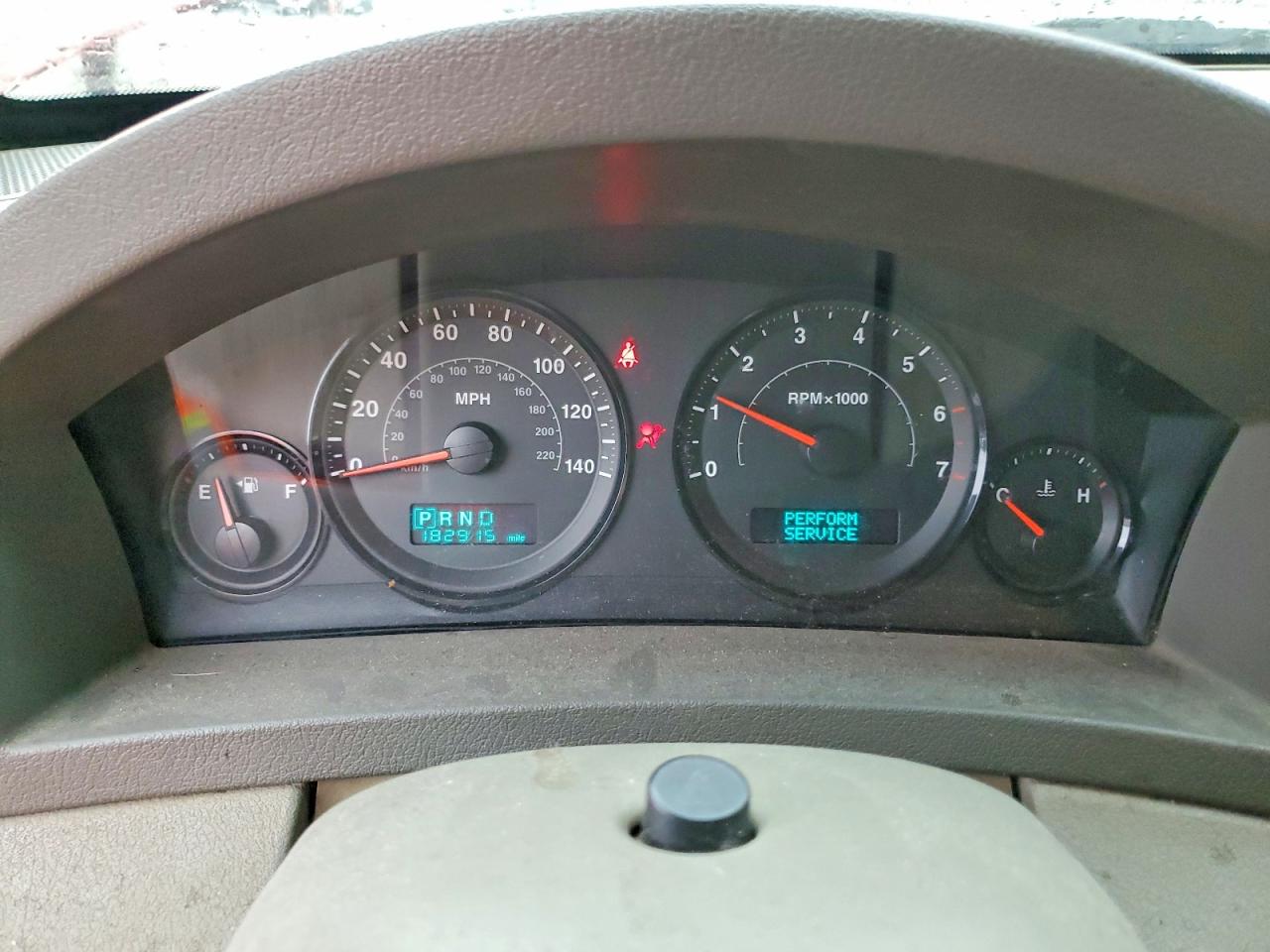 2005 Jeep Grand Cherokee Laredo Red vin: 1J4GS48K15C724477