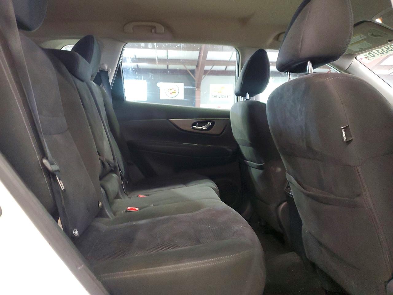 2015 Nissan Rogue S White vin: KNMAT2MV7FP589481