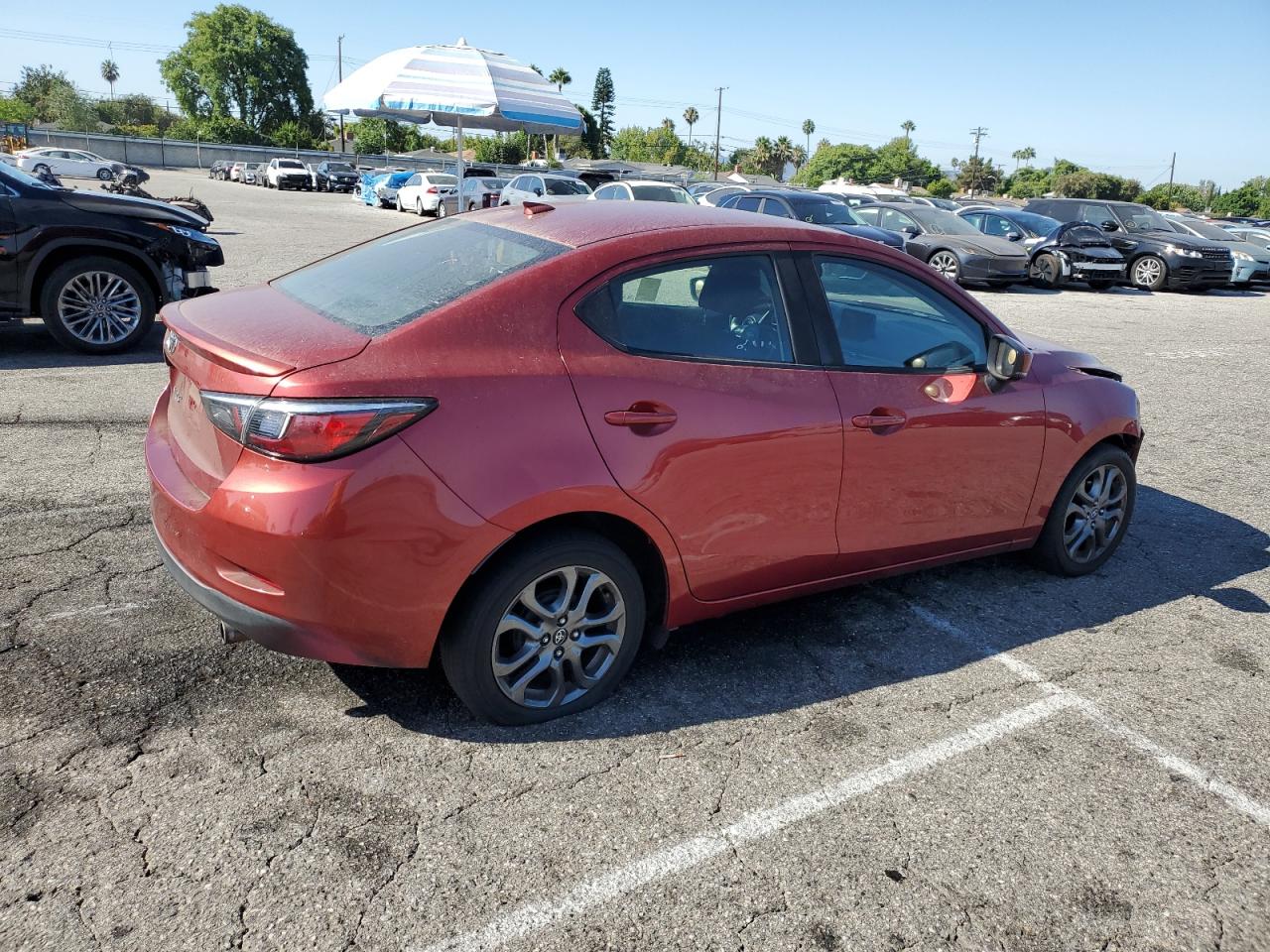 2019 Toyota Yaris L Red vin: 3MYDLBYV8KY517335
