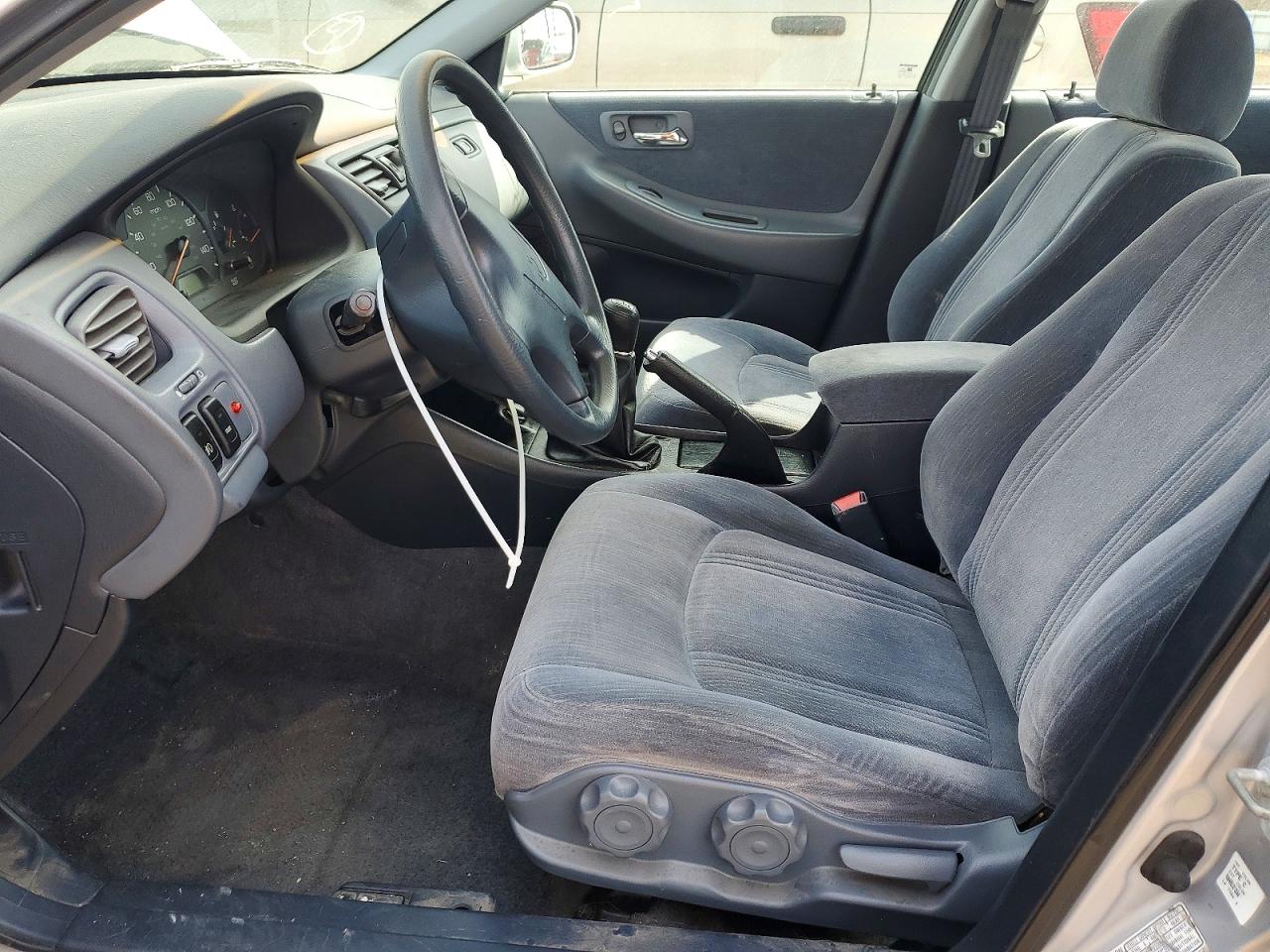 2000 Honda Accord Lx Серебряный vin: 1HGCG6554YA106930
