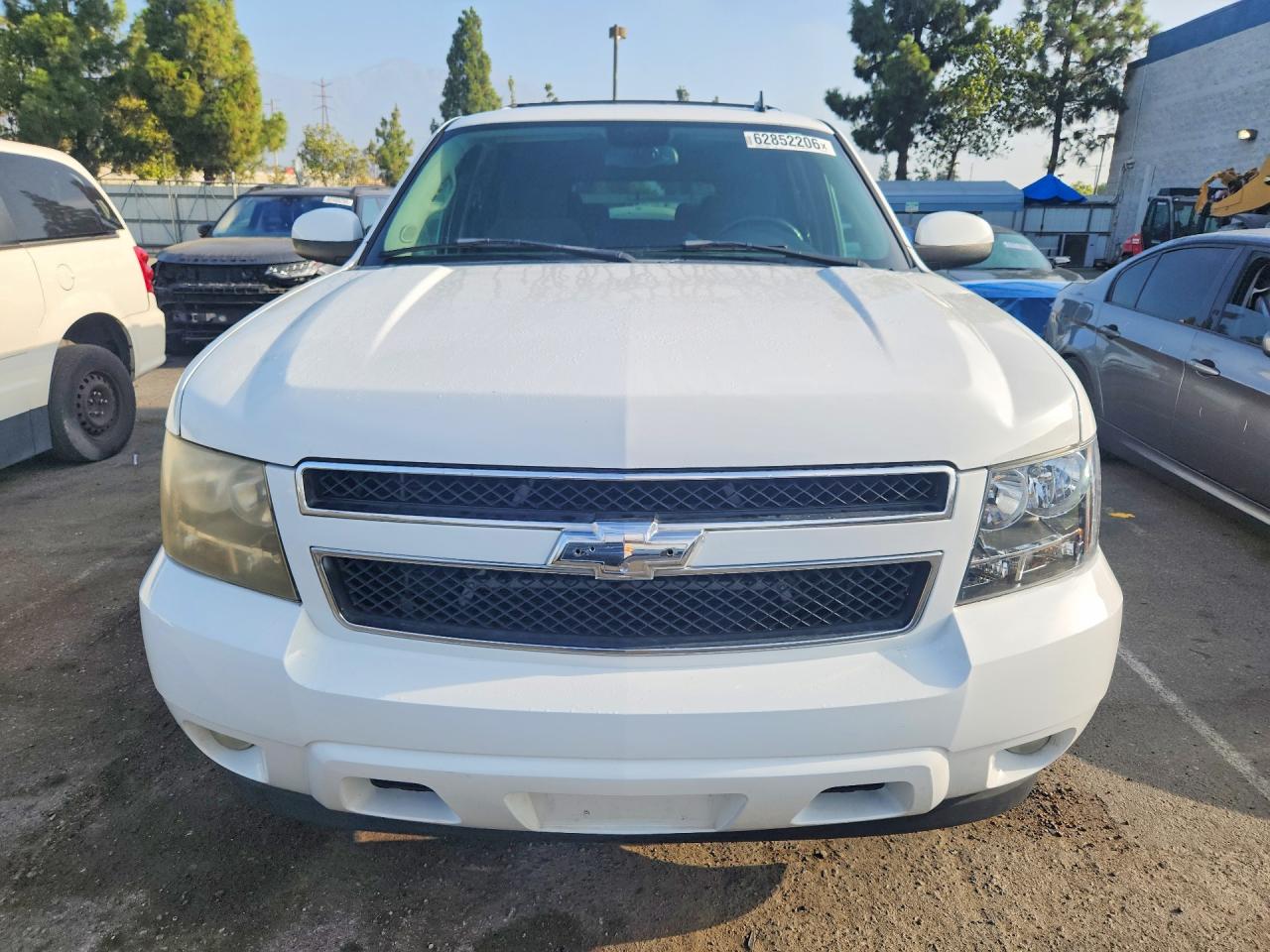 2007 Chevrolet Suburban C1500 White vin: 3GNFC16067G196649