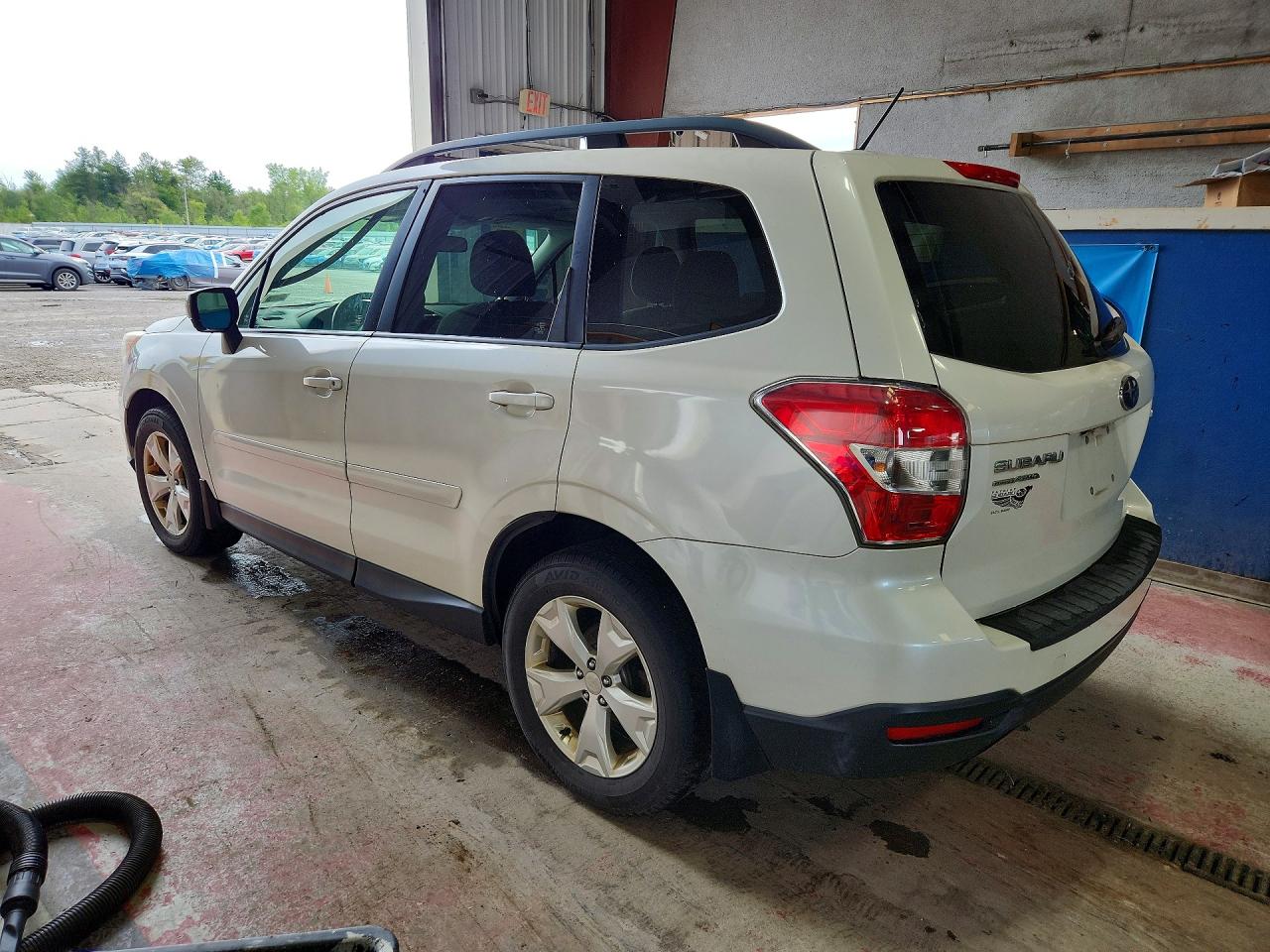 2014 Subaru Forester 2.5i Premium White vin: JF2SJAEC4EH534918