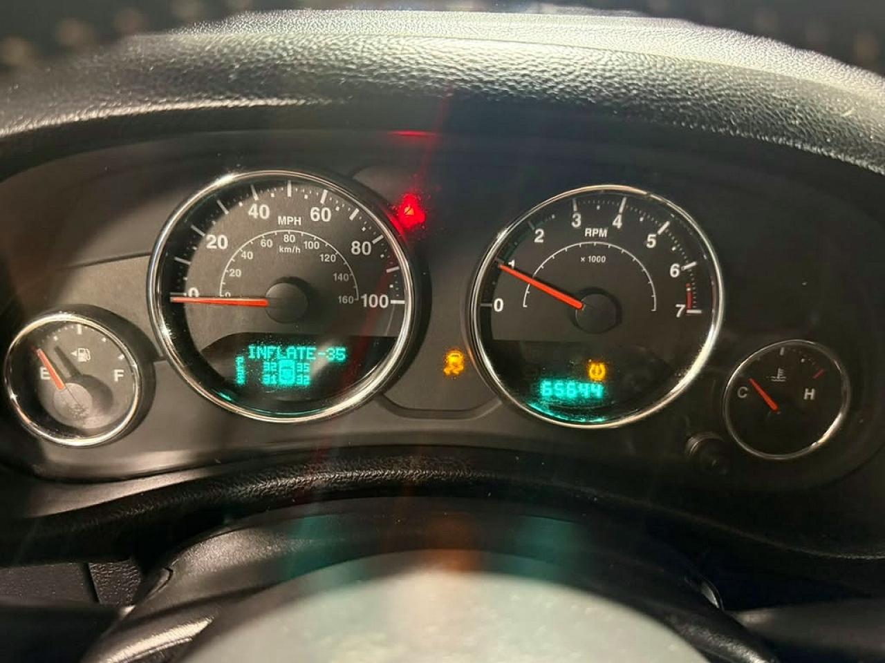2014 Jeep Wrangler Unlimited Sport White vin: 1C4BJWDG7EL203909