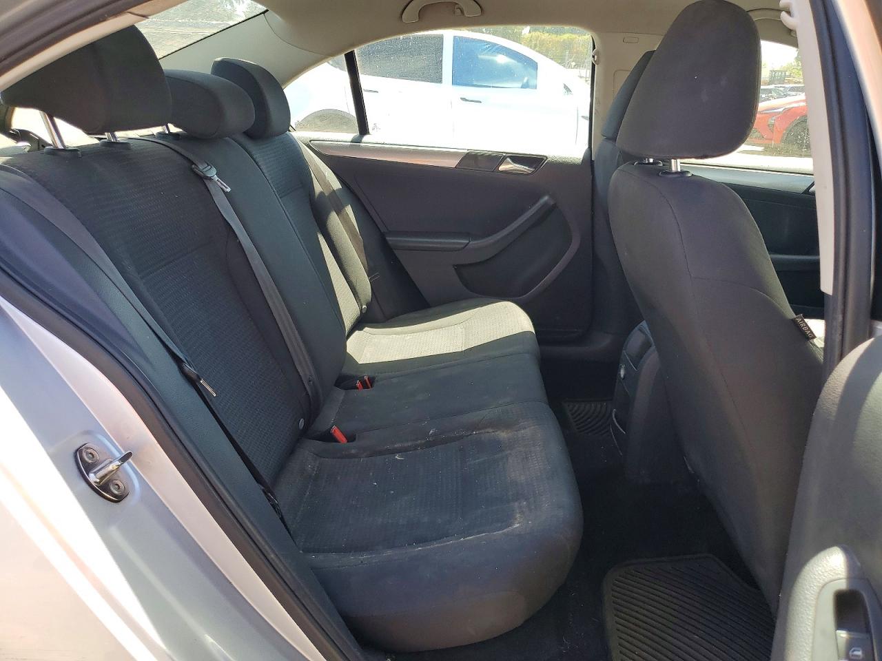 2015 Volkswagen Jetta Se Silver vin: 3VWD17AJ4FM335070