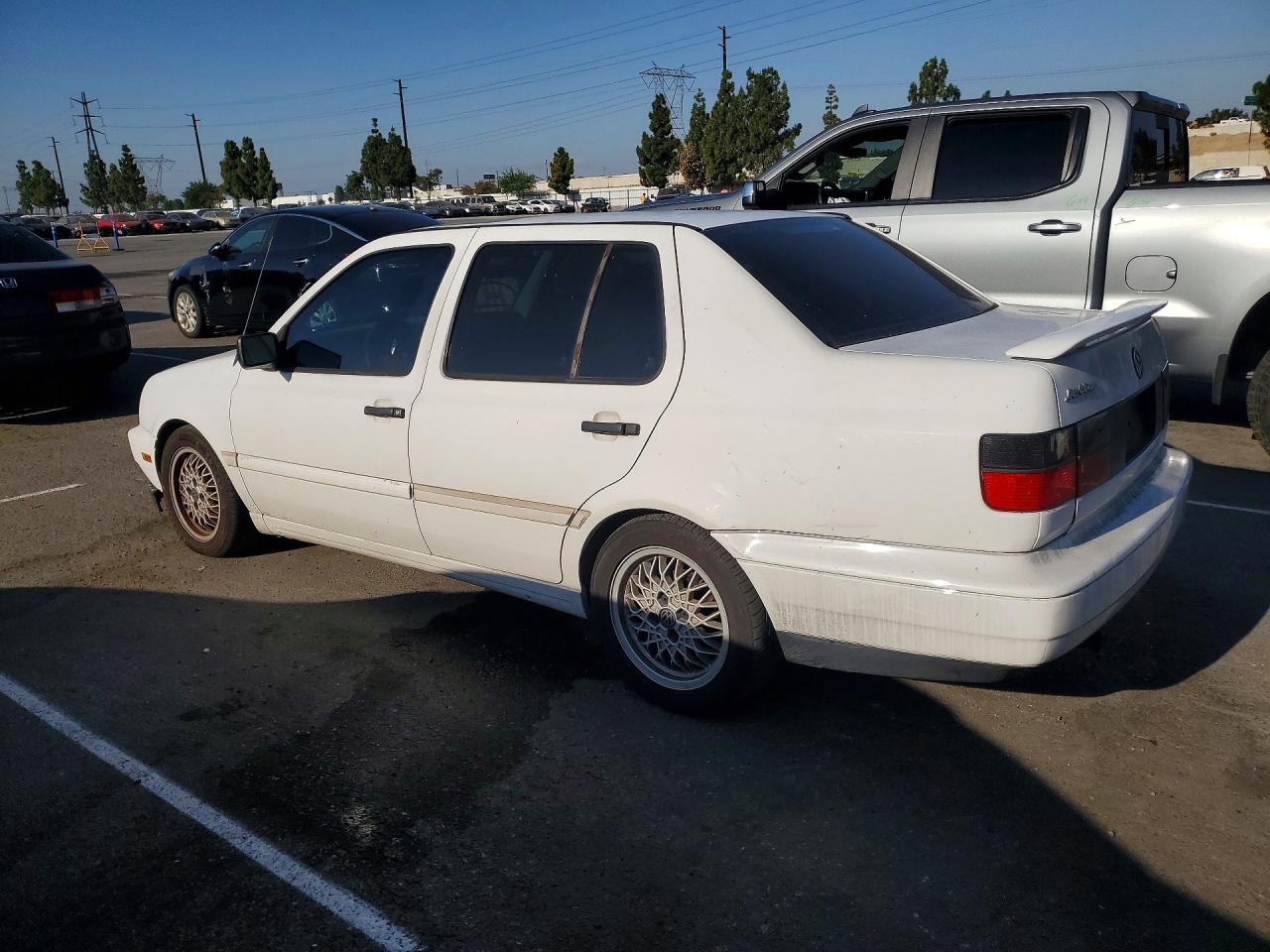 1996 Volkswagen Jetta Trek White vin: 3VWWB81HXTM117865
