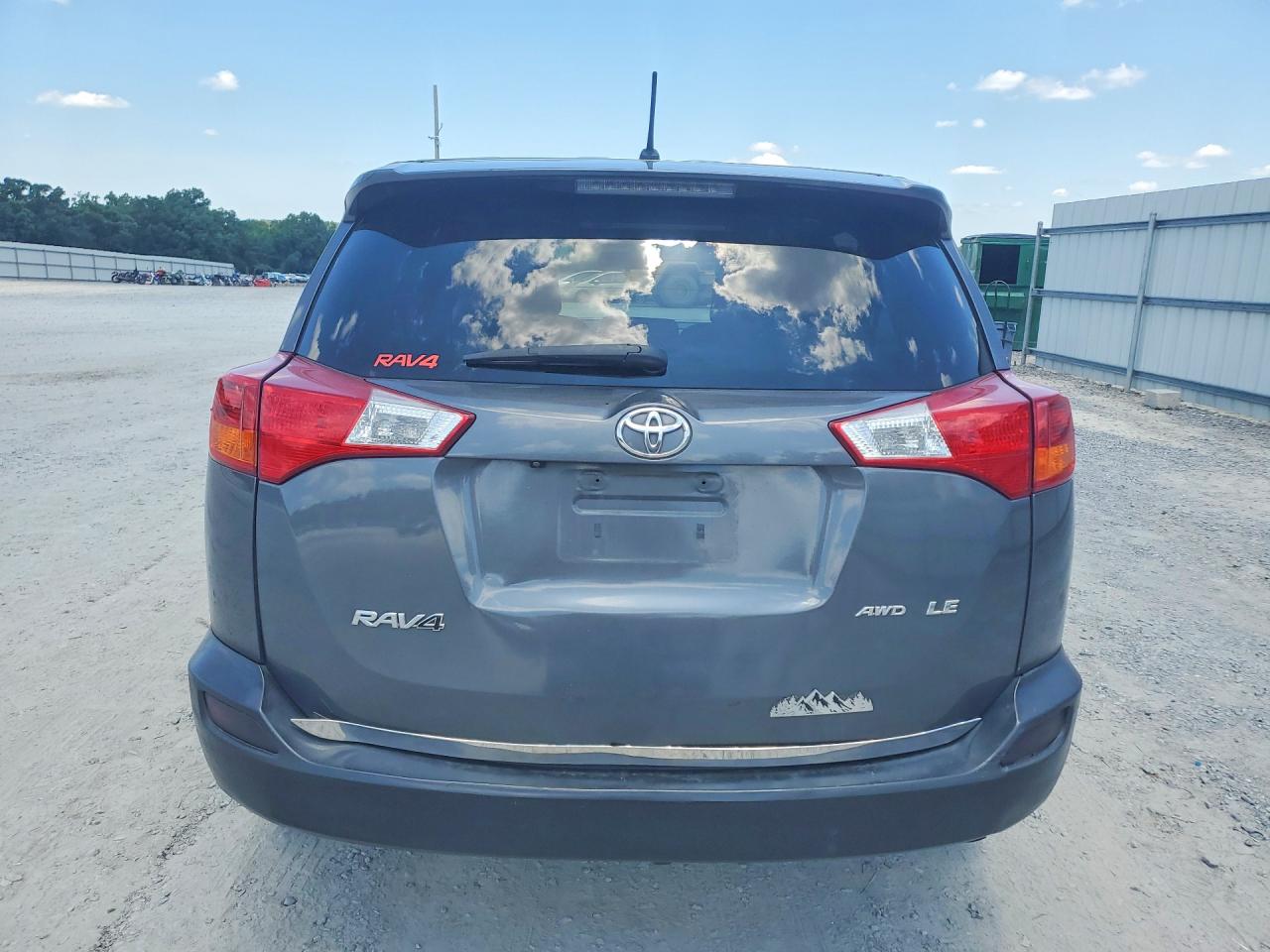 2015 Toyota Rav4 Le Gray vin: 2T3BFREV0FW278496