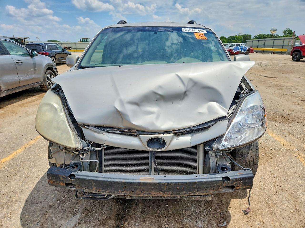 2010 Toyota Sienna Xle Серебряный vin: 5TDYK4CC4AS313514