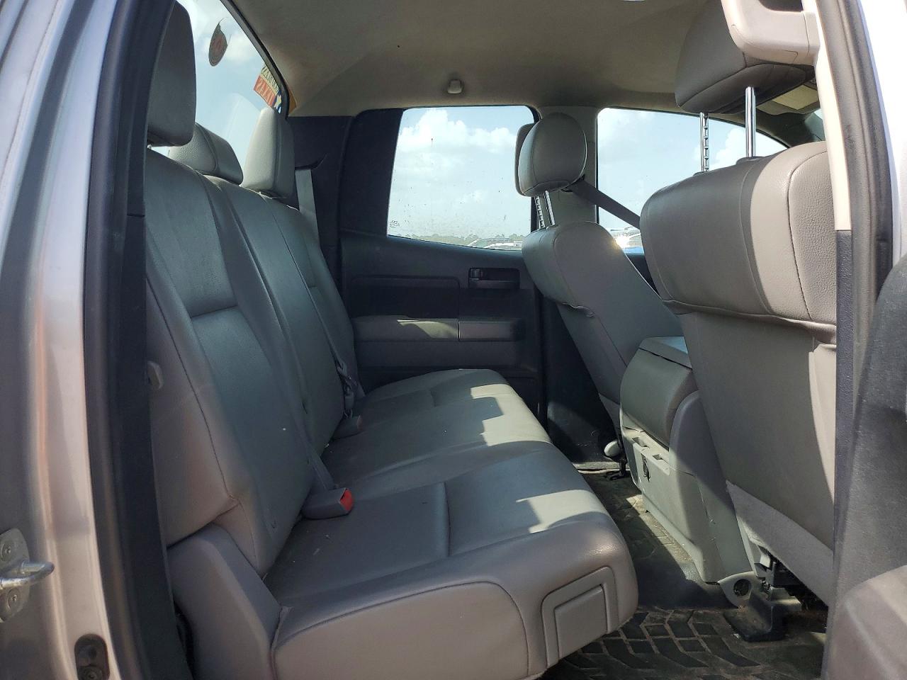2011 Toyota Tundra Double Cab Sr5 Silver vin: 5TFRM5F15BX032073