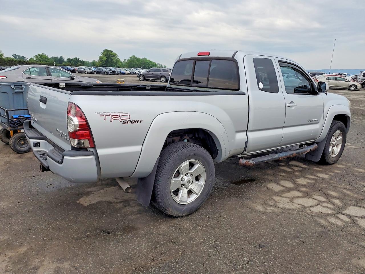 2010 Toyota Tacoma Prerunner Access Cab Silver vin: 5TETU4GN1AZ676744