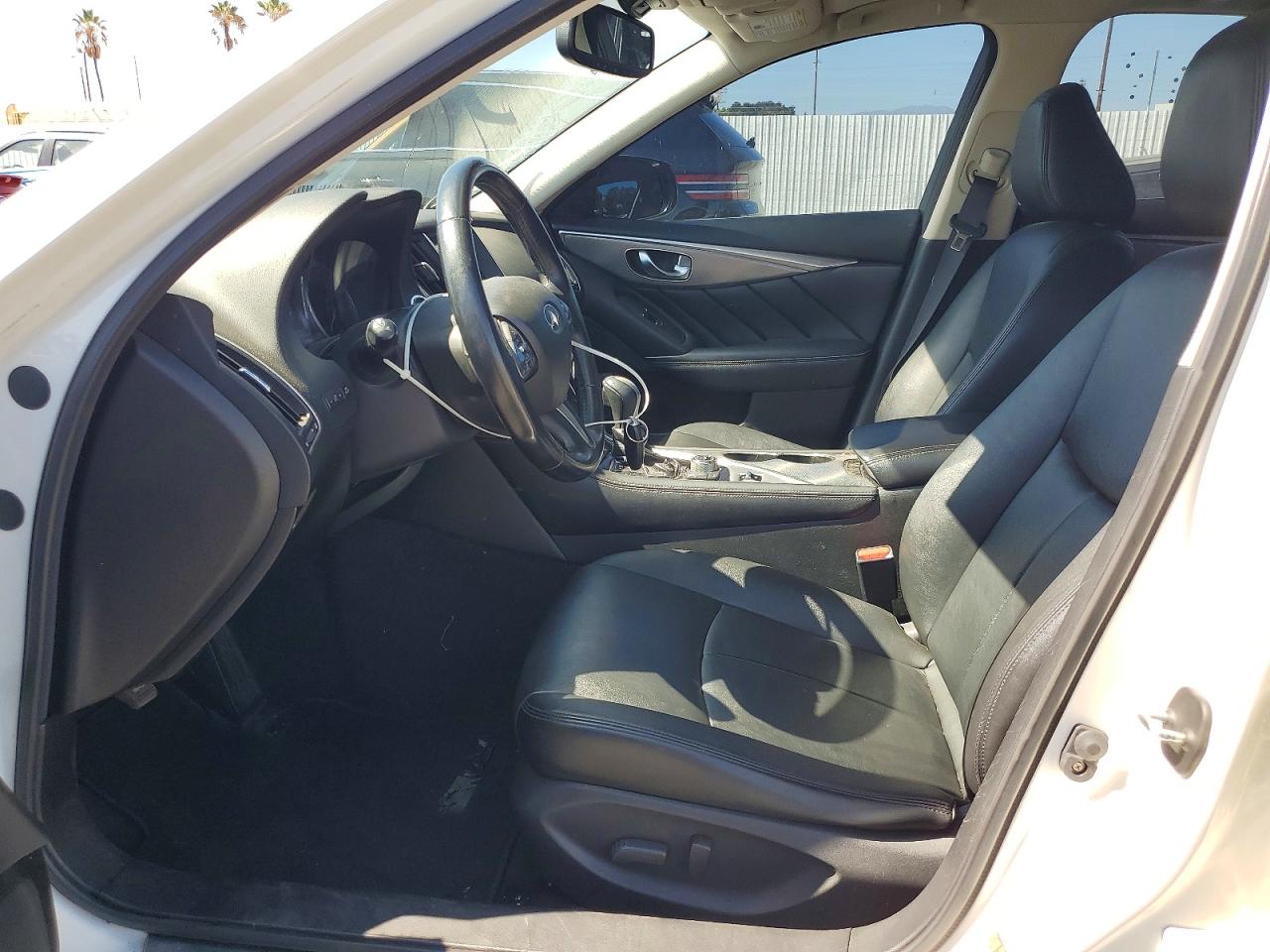 2015 Infiniti Q50 Premium Белый vin: JN1BV7APXFM333275