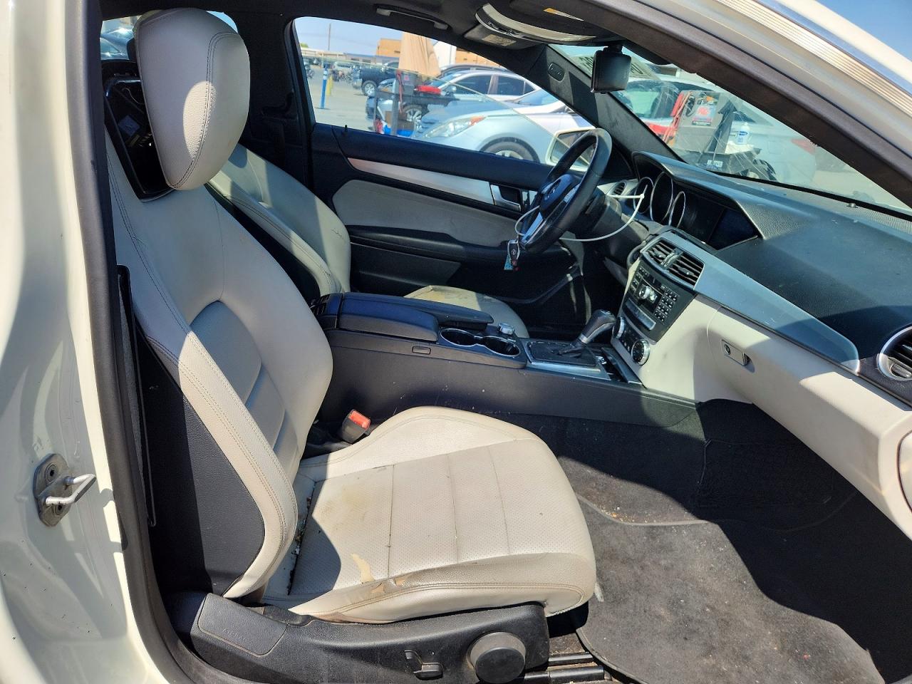 2012 Mercedes-benz C 250 White vin: WDDGJ4HB1CF752757