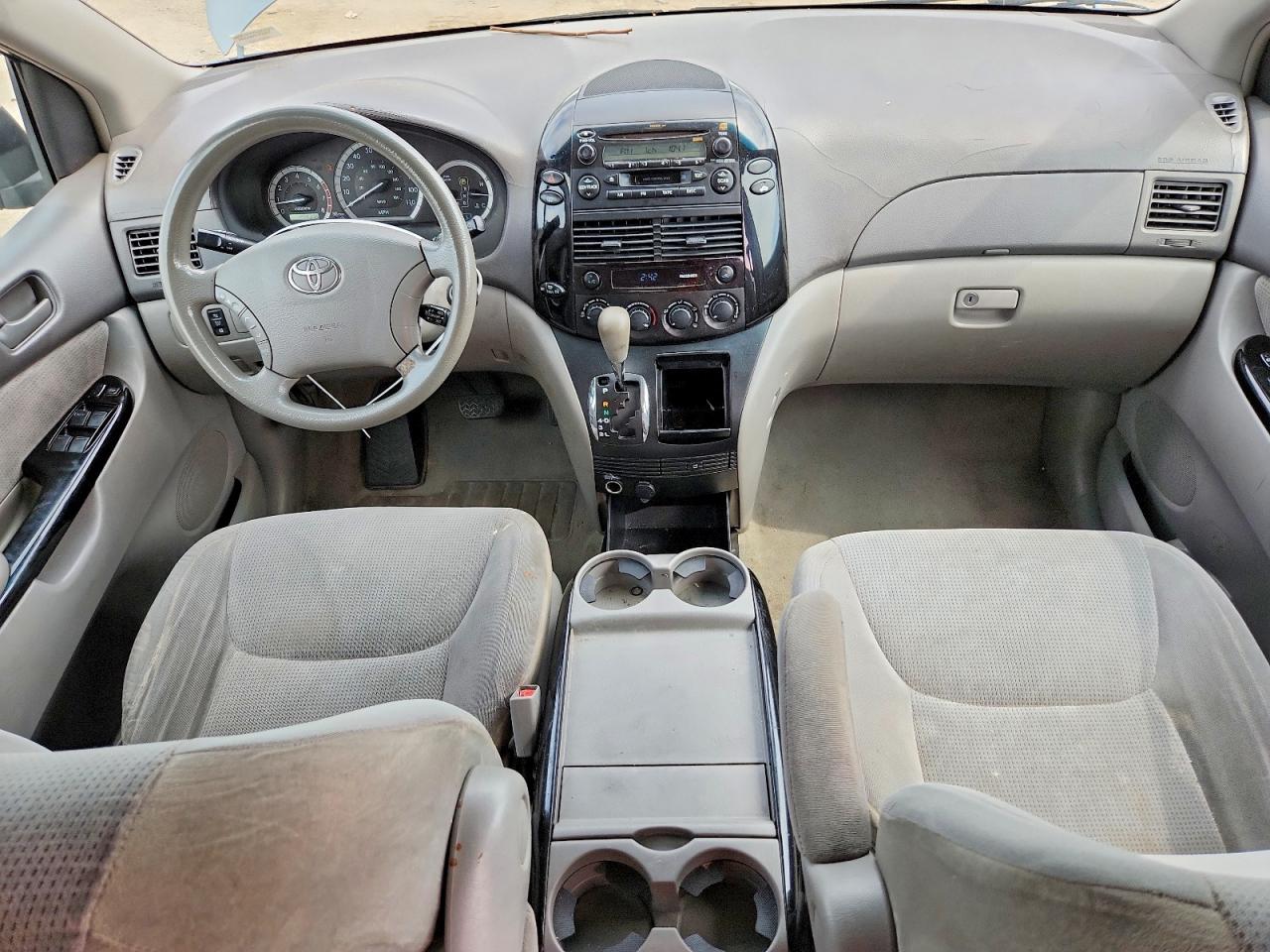 2004 Toyota Sienna Le 7 Passenger Blue vin: 5TDZA23C64S169741