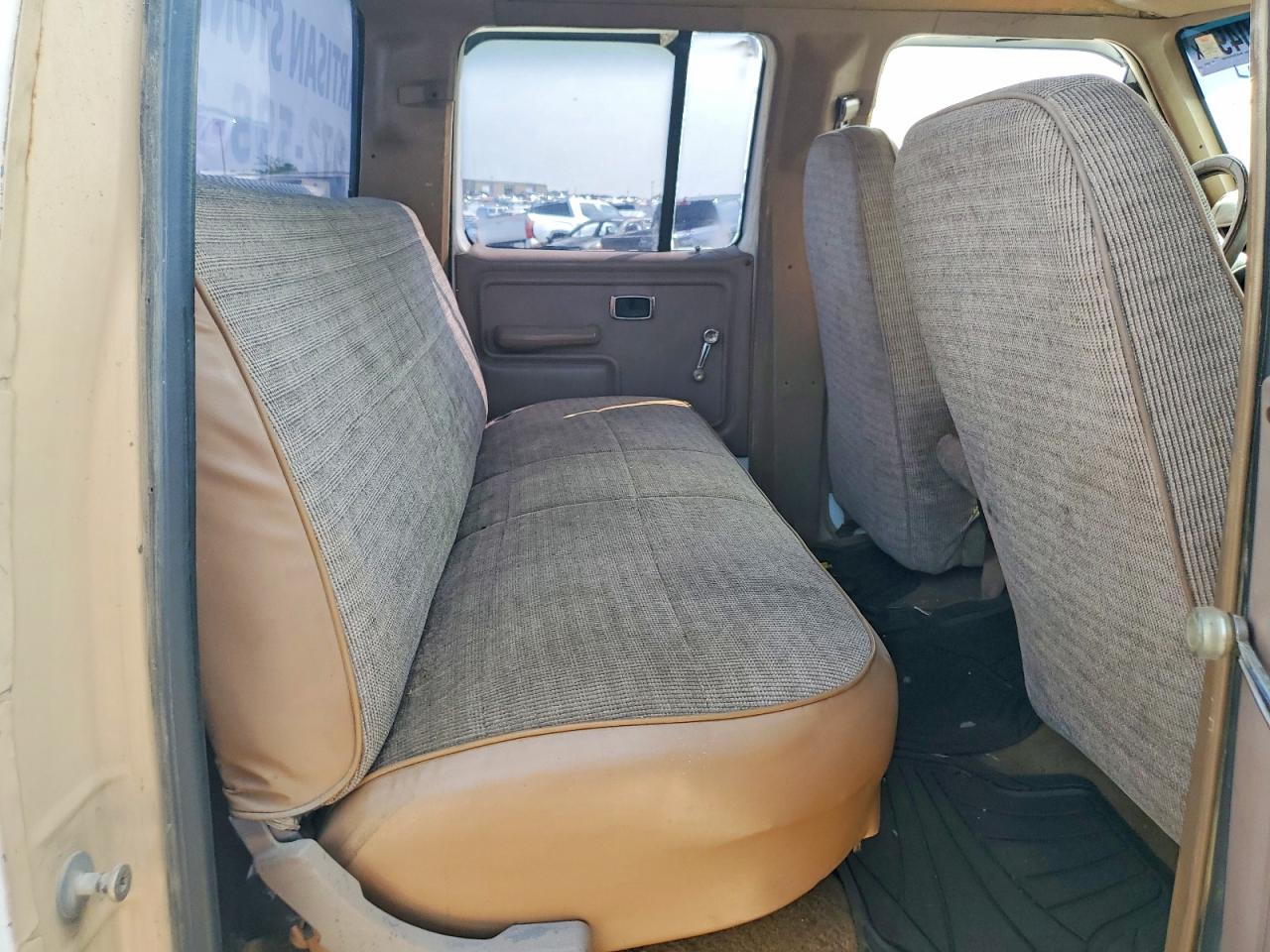 1986 Ford F350 White vin: 2FTJW3515GCB32521