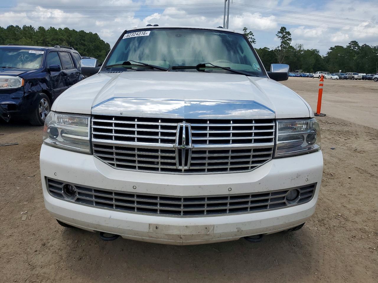 2014 Lincoln Navigator Белый vin: 5LMJJ2H58EEL07867