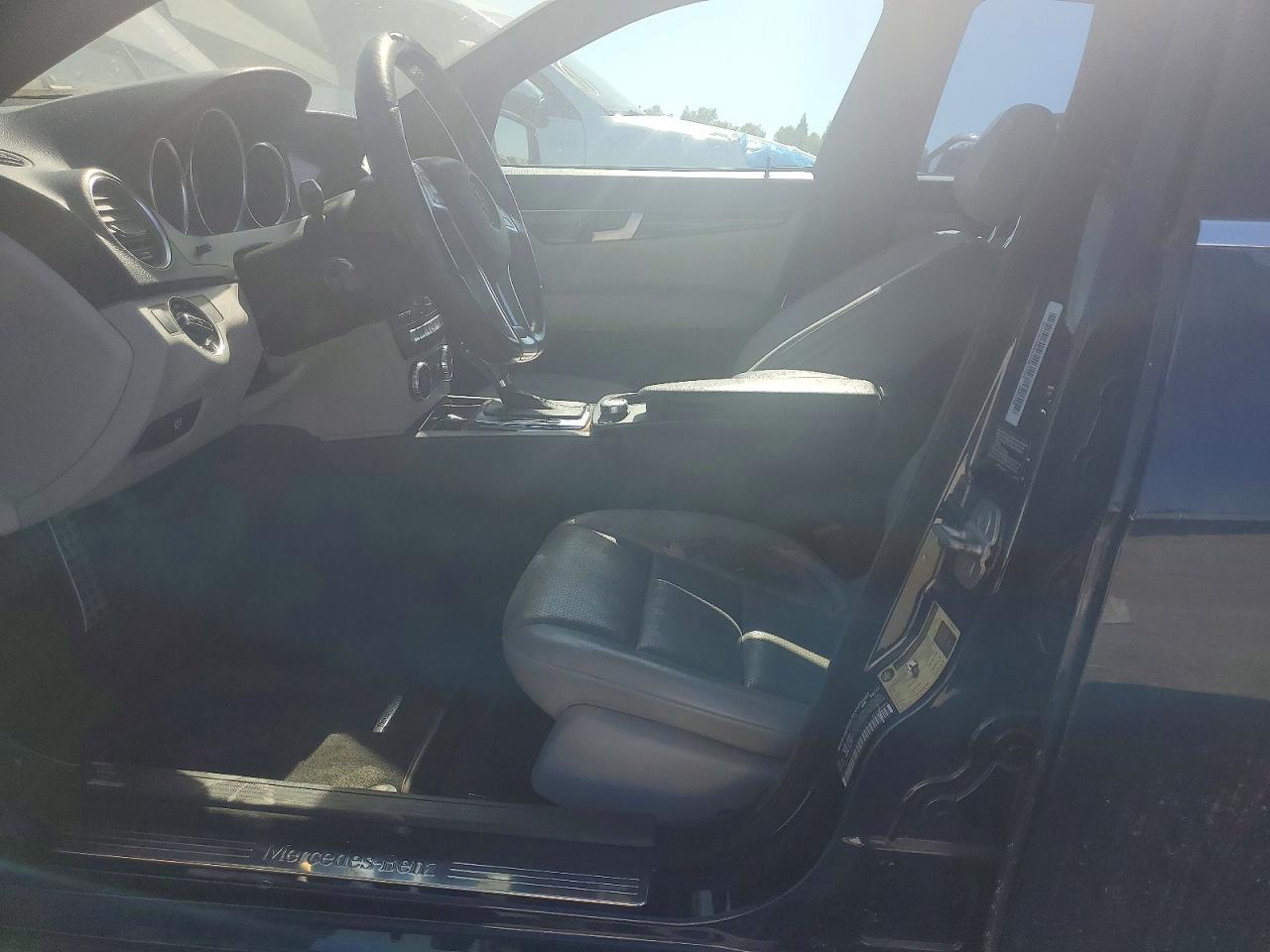 2012 Mercedes-benz C 250 Blue vin: WDDGF4HB2CA615826