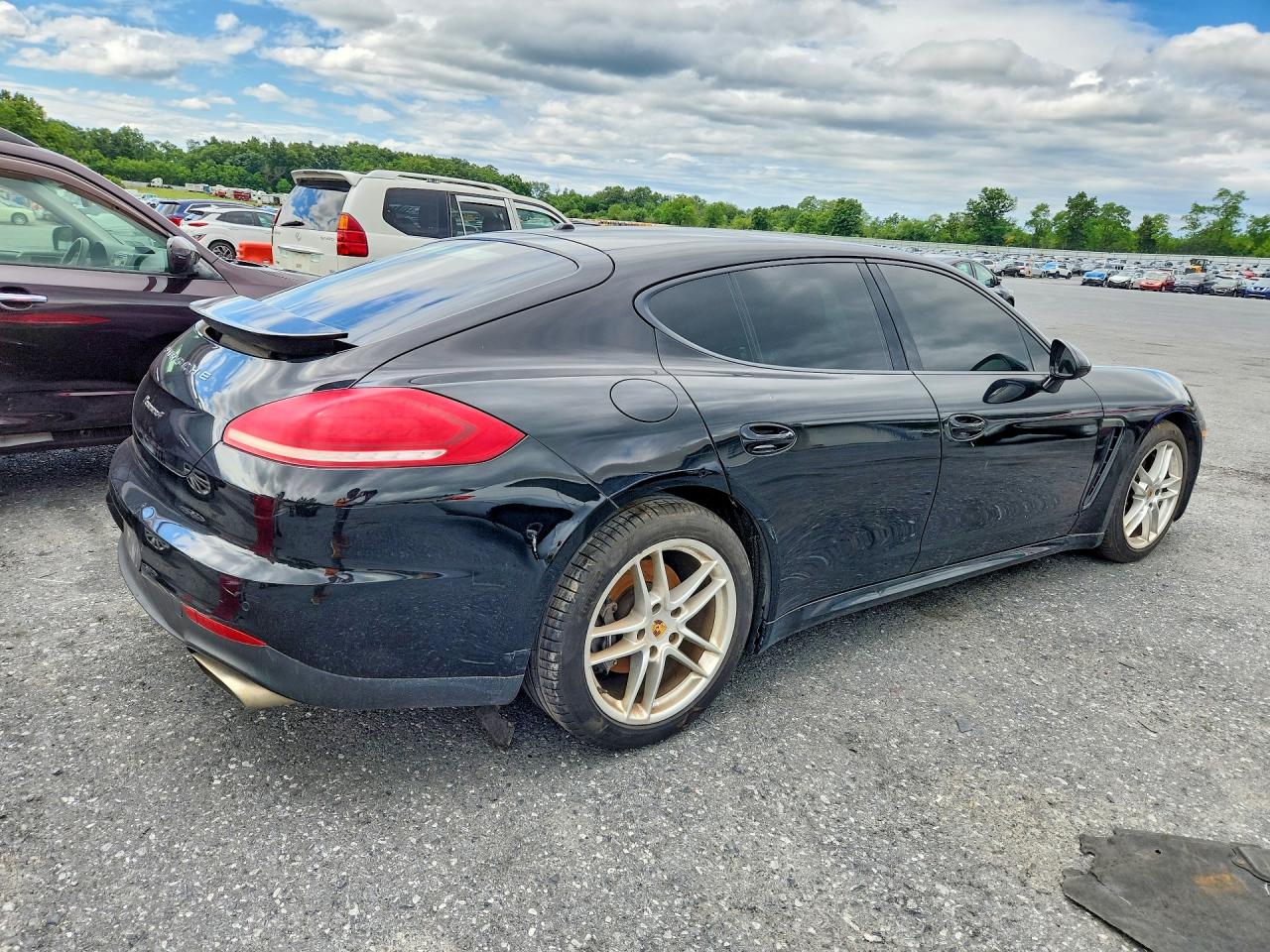 2015 Porsche Panamera 2 Черный vin: WP0AA2A7XFL003312