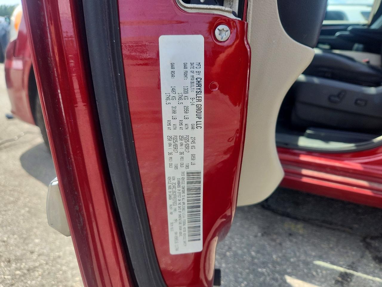 2015 Chrysler Town & Country Touring Red vin: 2C4RC1BG3FR537653