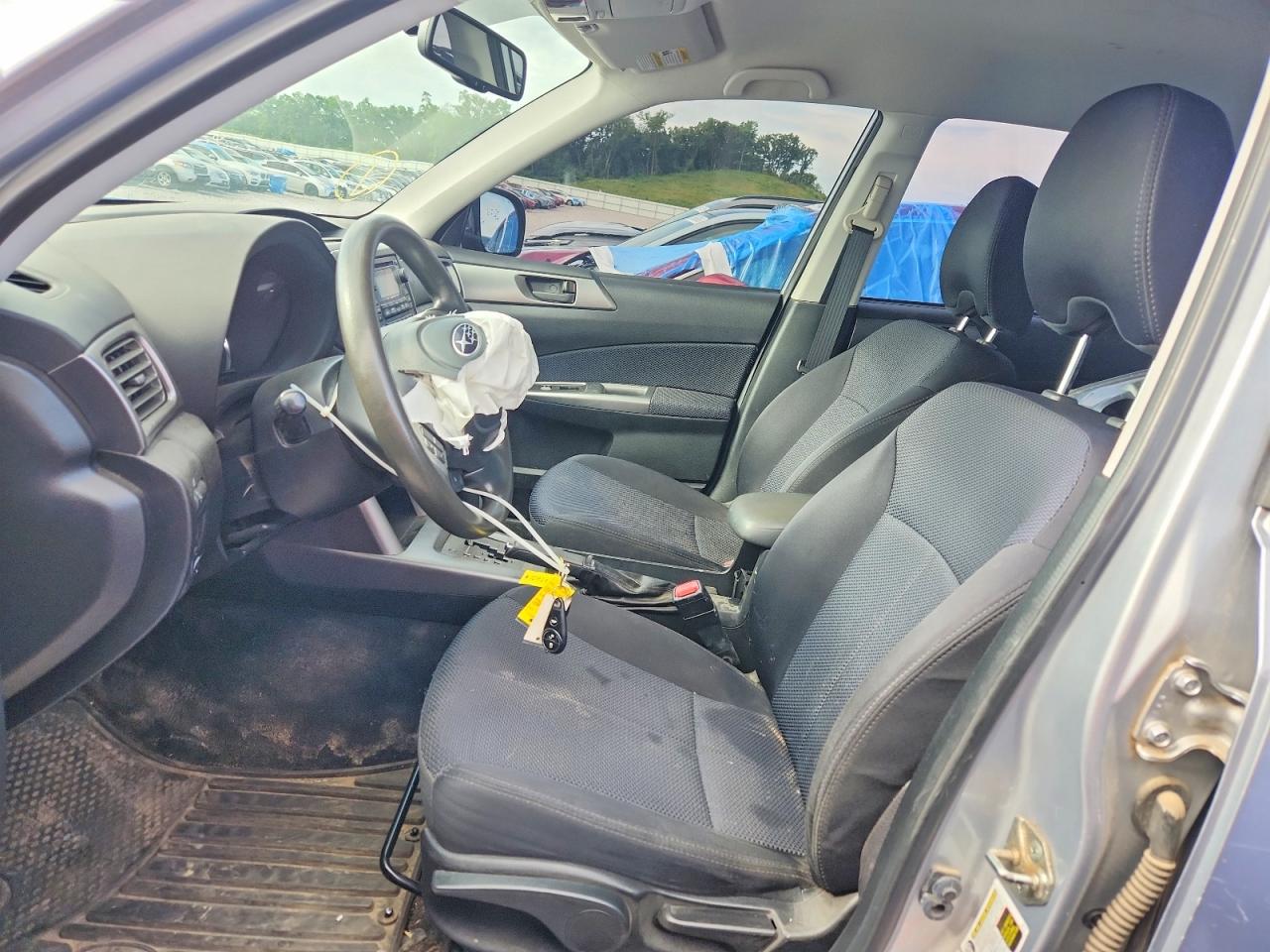 2013 Subaru Forester 2.5x Серебряный vin: JF2SHABC1DH410913