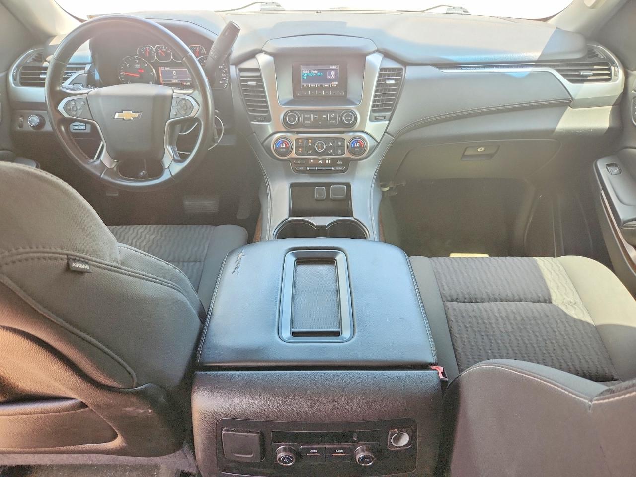 2015 Chevrolet Suburban C1500 Ls Белый vin: 1GNSCHKC0FR250632