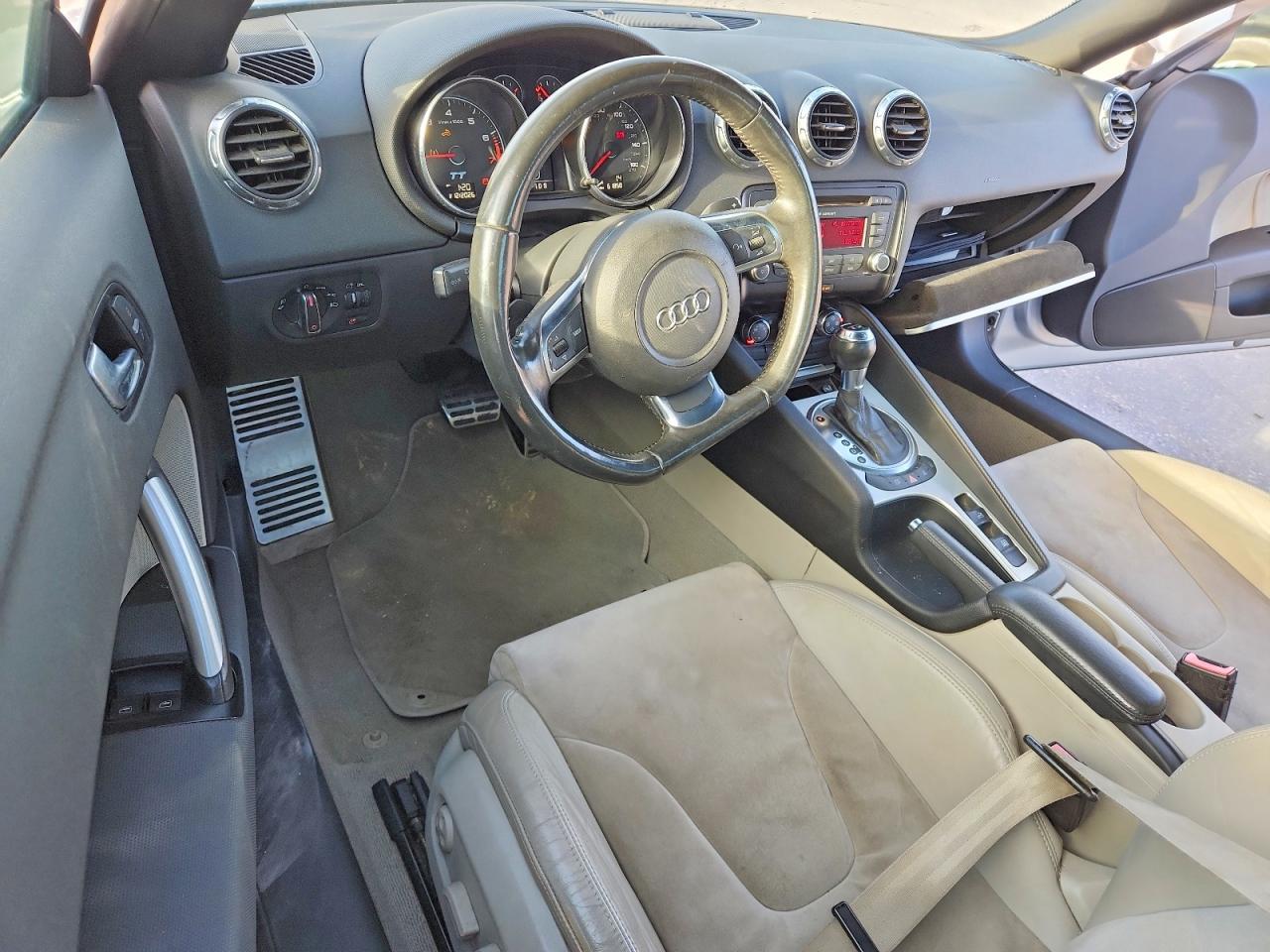 2009 Audi Tt Silver vin: TRULF38J591014502