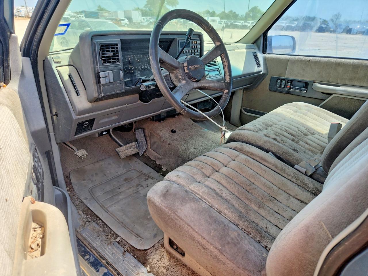 1992 Chevrolet Gmt-400 C1500 Tan vin: 2GCEC19K5N1229955