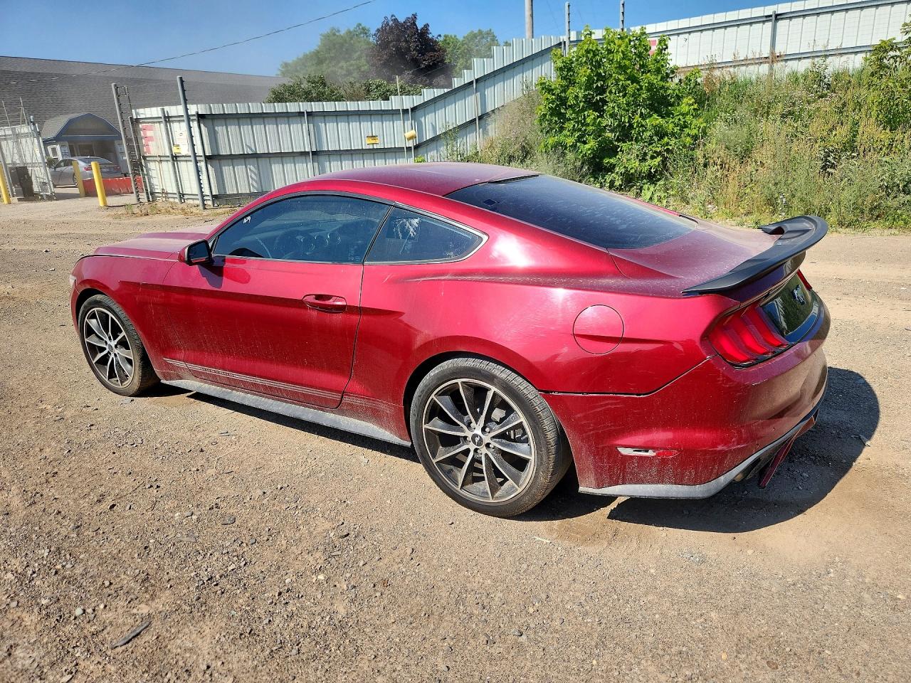 2015 Ford Mustang Red vin: 1FA6P8THXF5318618