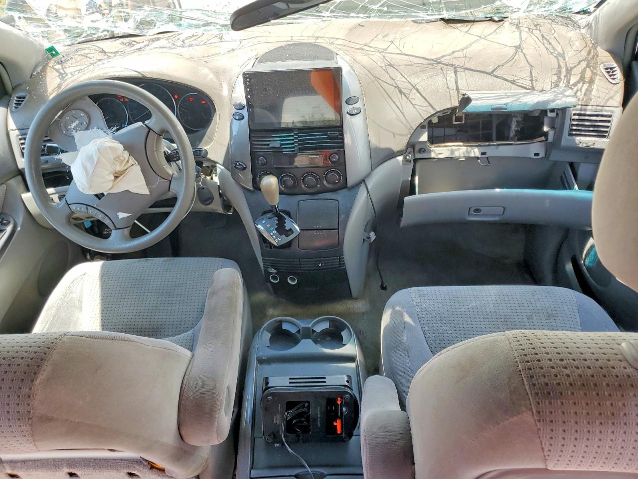 2006 Toyota Sienna Le 7 Passenger Серебряный vin: 5TDZA23C96S454114