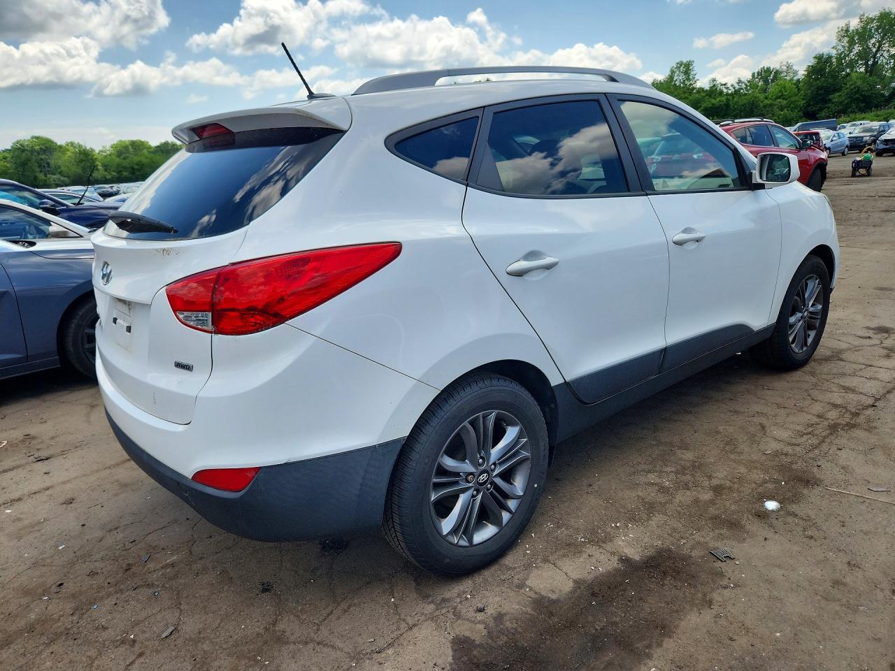 2015 Hyundai Tucson Se White vin: KM8JUCAG6FU079290