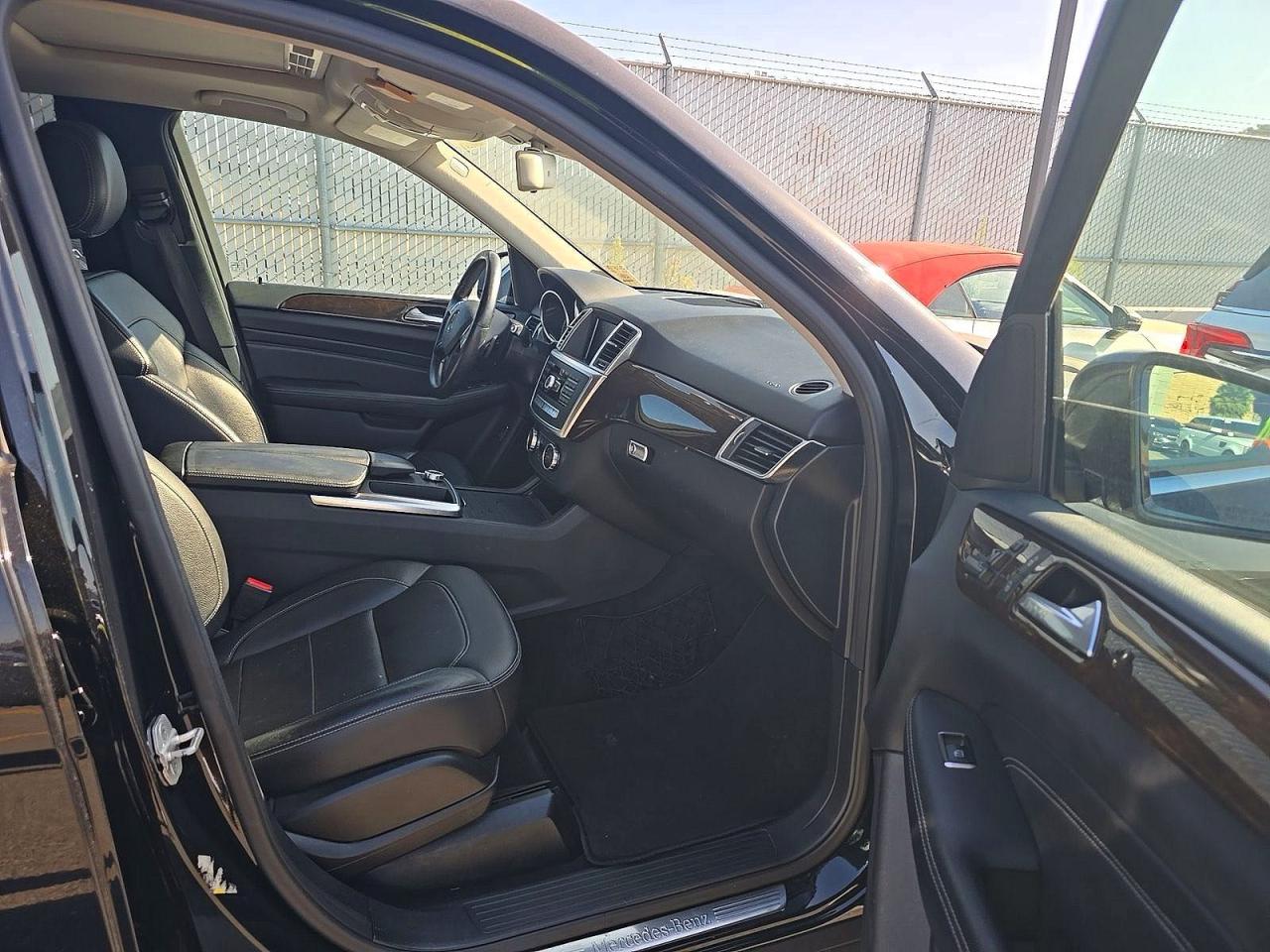 2015 Merz Ml 350 Black vin: 4JGDA5JB2FA535616