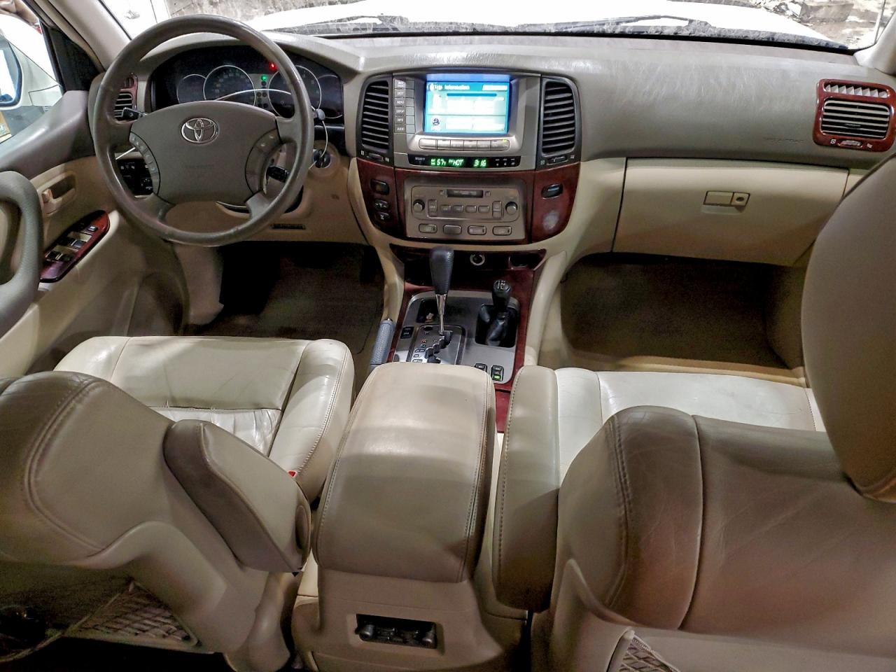2004 Toyota Land Cruiser White vin: JTEHT05J642060396