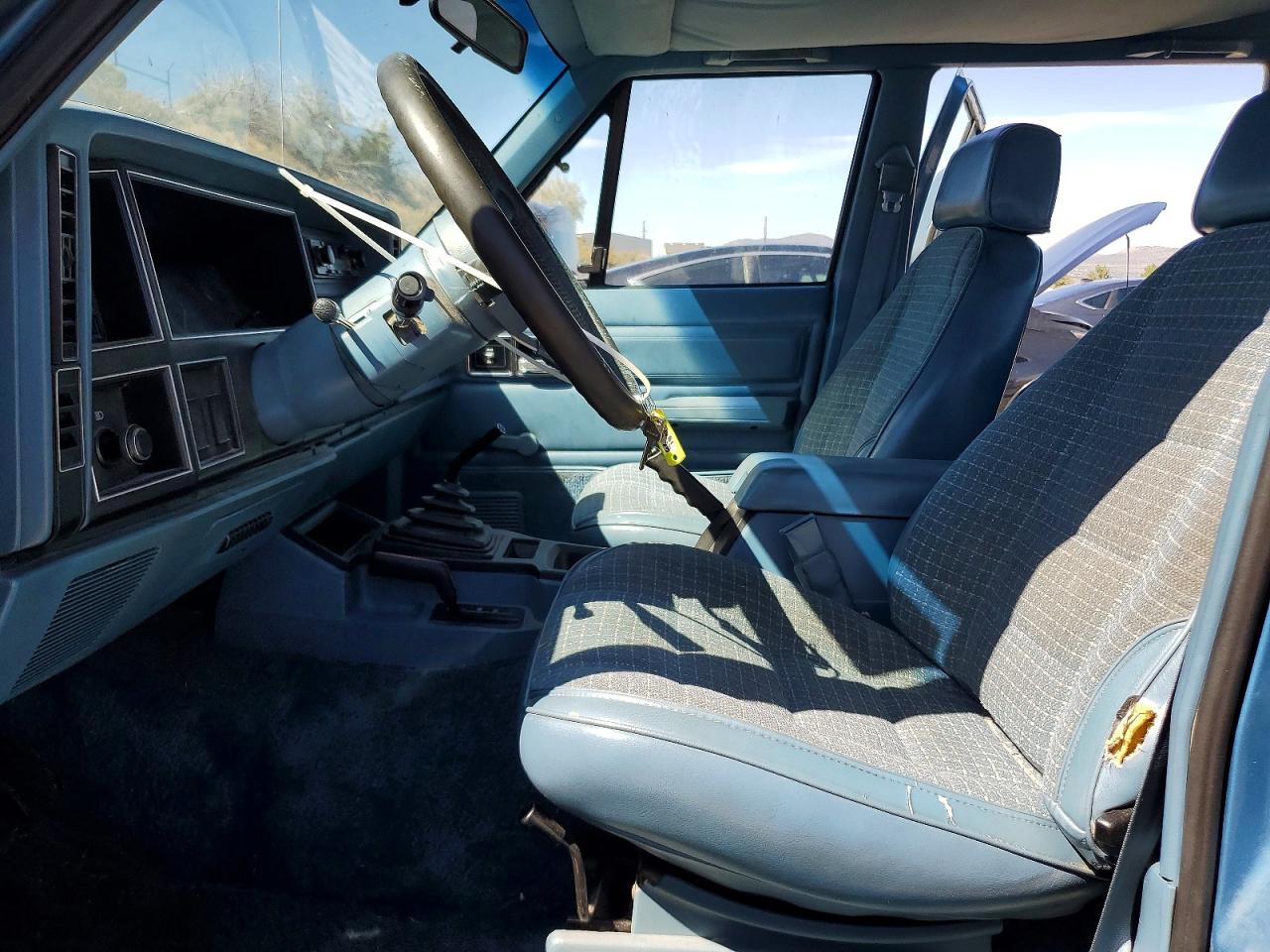 1986 Jeep Cherokee Pioneer Blue vin: 1JCWL782XGT145215