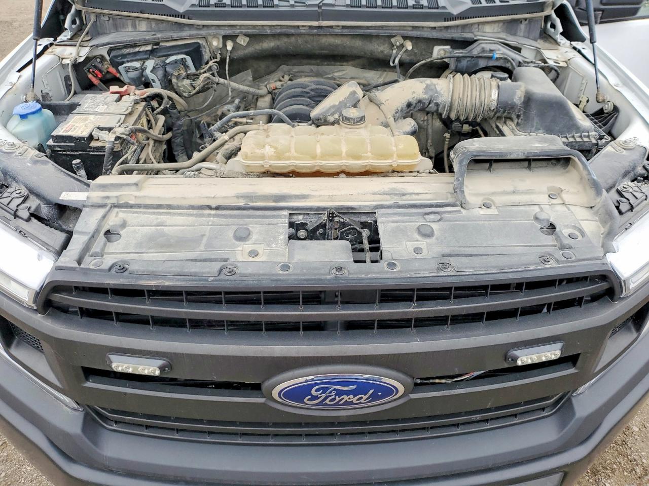 2019 Ford F150 Super Cab White vin: 1FTFX1E50KKD84515