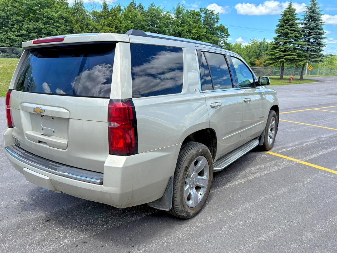 2015 Chevrolet Tahoe K1500 Ltz White vin: 1GNSKCKC8FR211258
