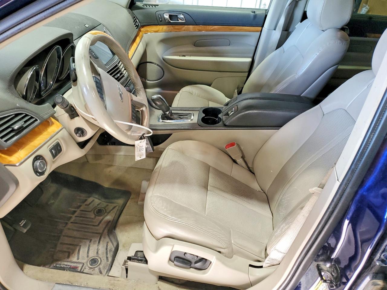 2011 Lincoln Mkt Blue vin: 2LMHJ5AR7BBJ52255