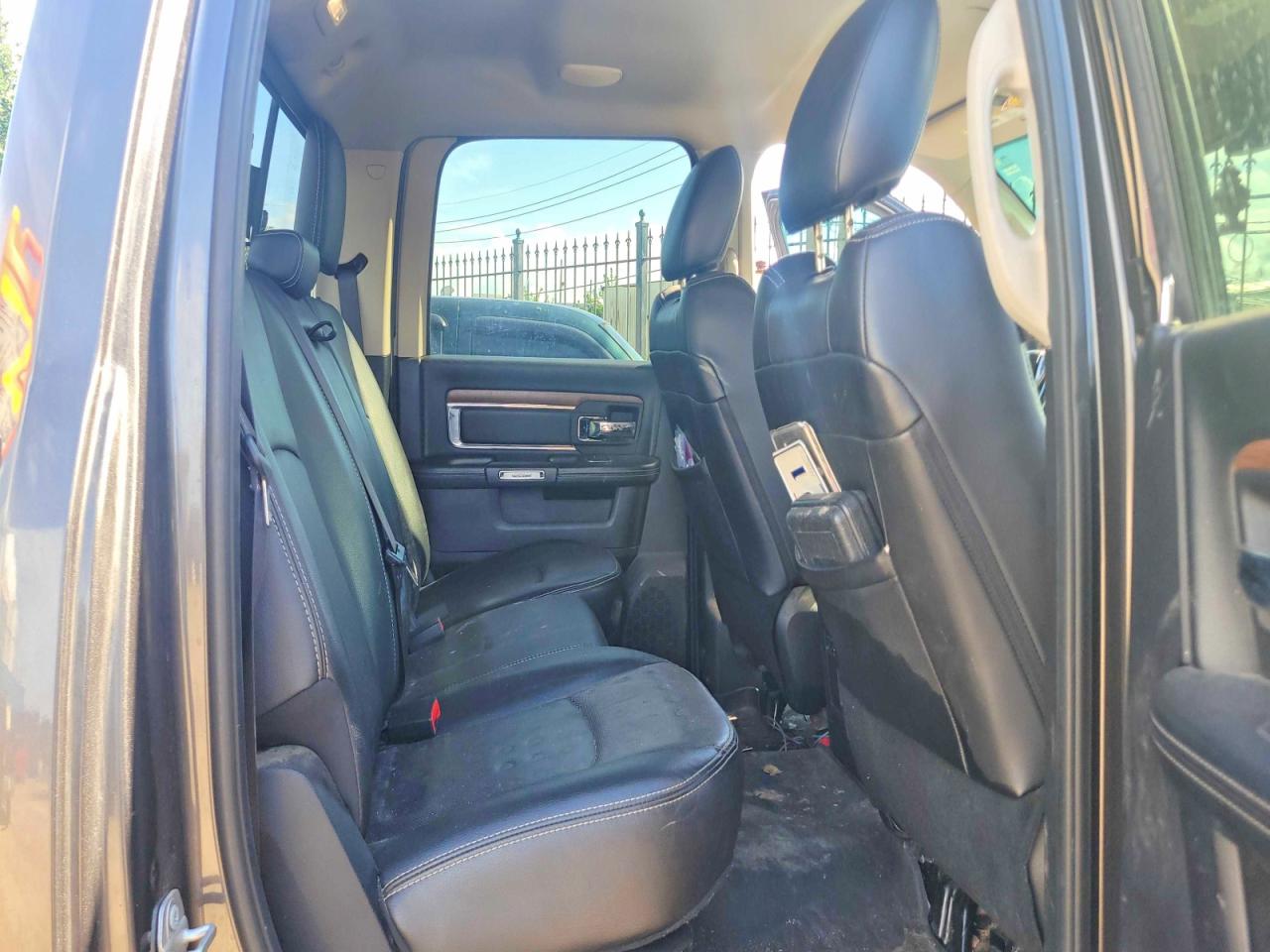 2017 Ram 2500 Laramie Black vin: 3C6UR5FL1HG670581