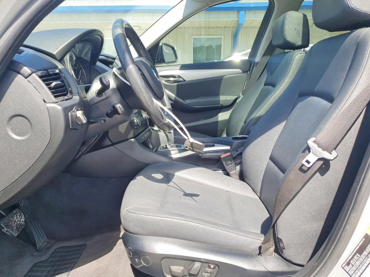 2015 Bmw X1 Sdrive28i Silver vin: WBAVM1C54FV316422
