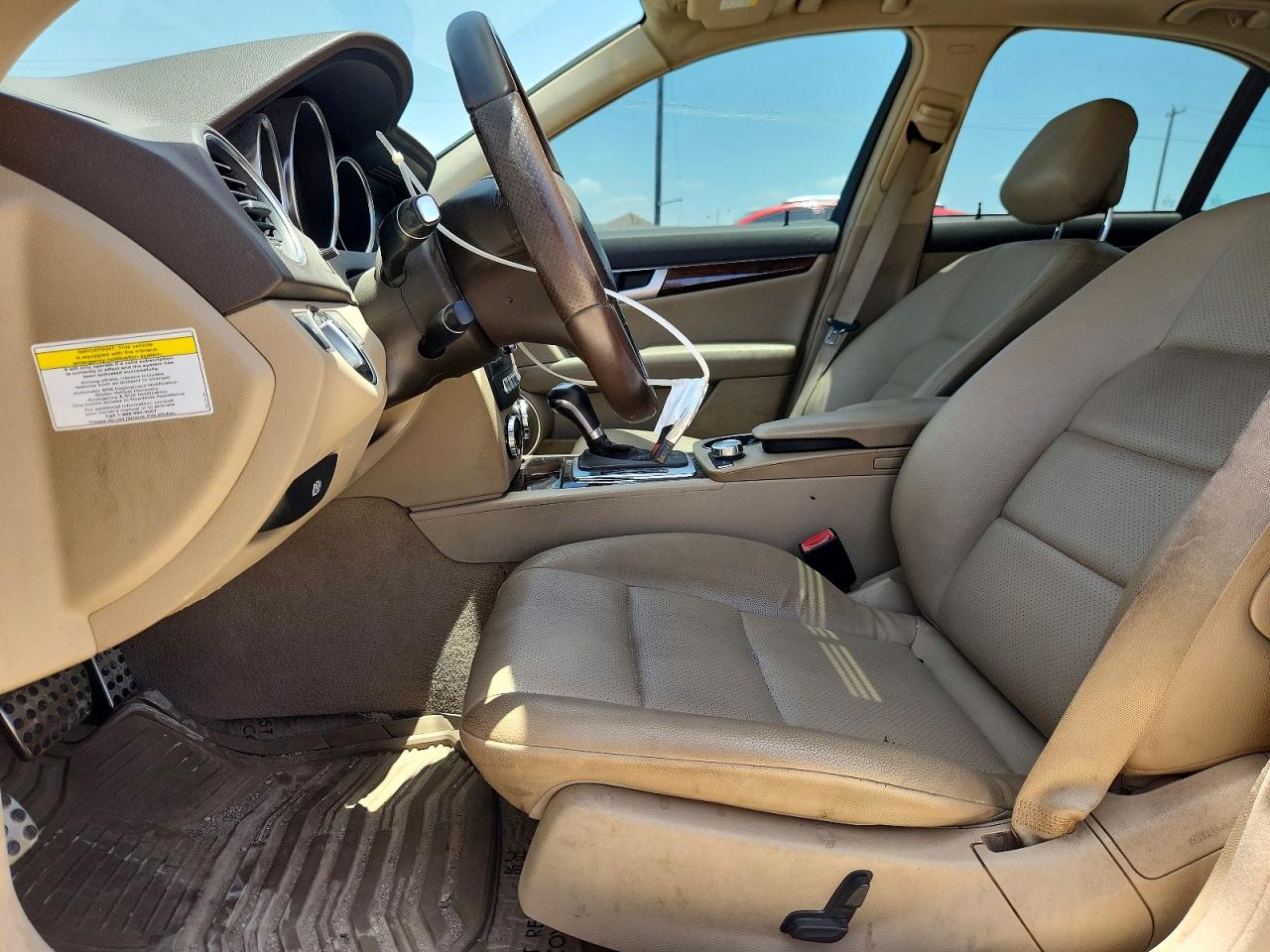 2013 Mercedes-benz C 250 White vin: WDDGF4HB6DA771191
