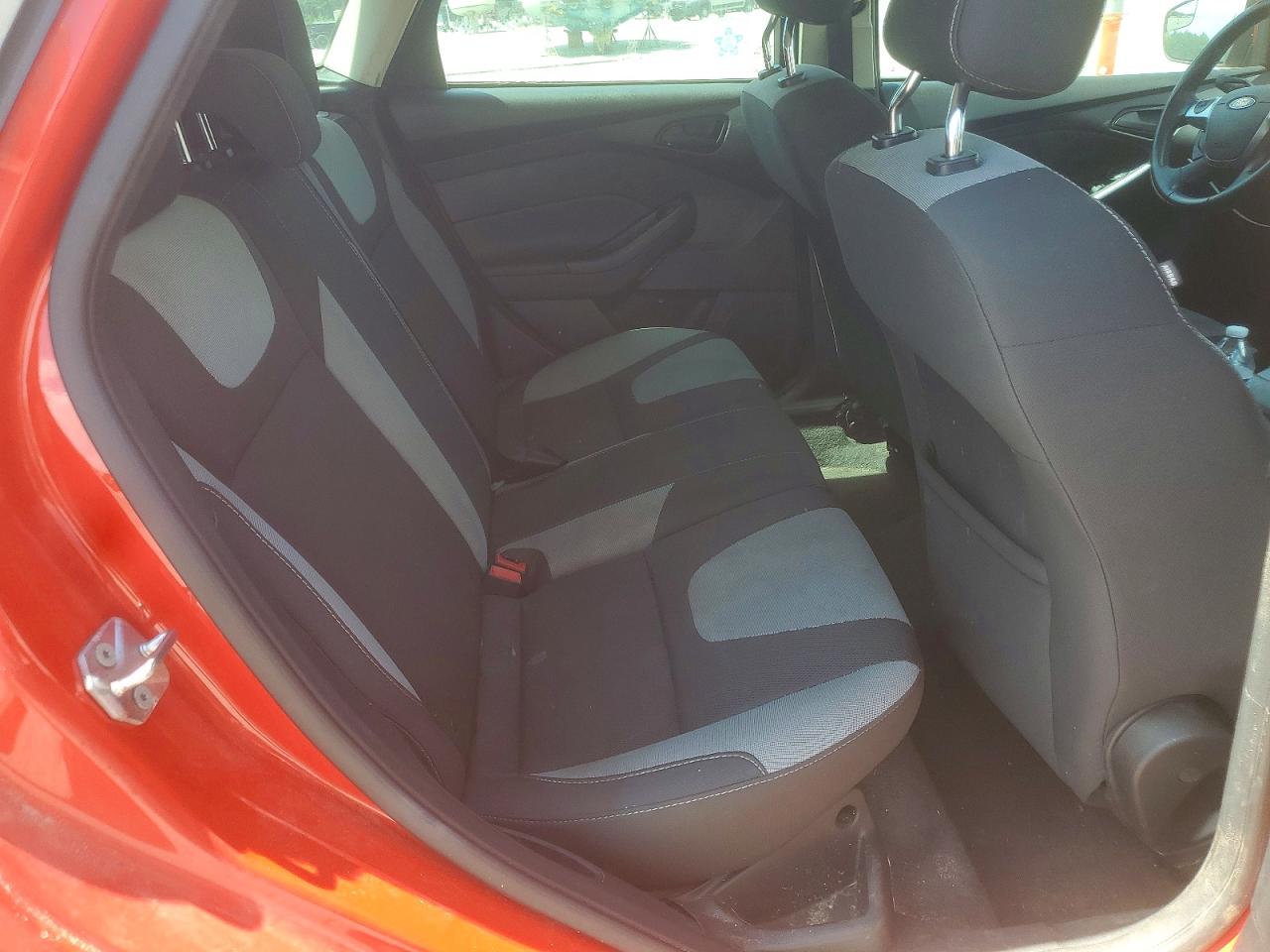 2012 Ford Focus Se Red vin: 1FAHP3K28CL327513