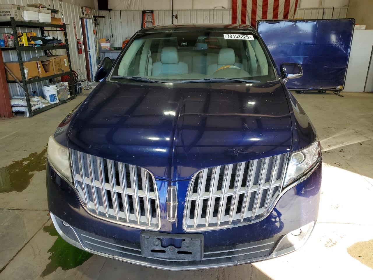 2011 Lincoln Mkt Blue vin: 2LMHJ5AR7BBJ52255