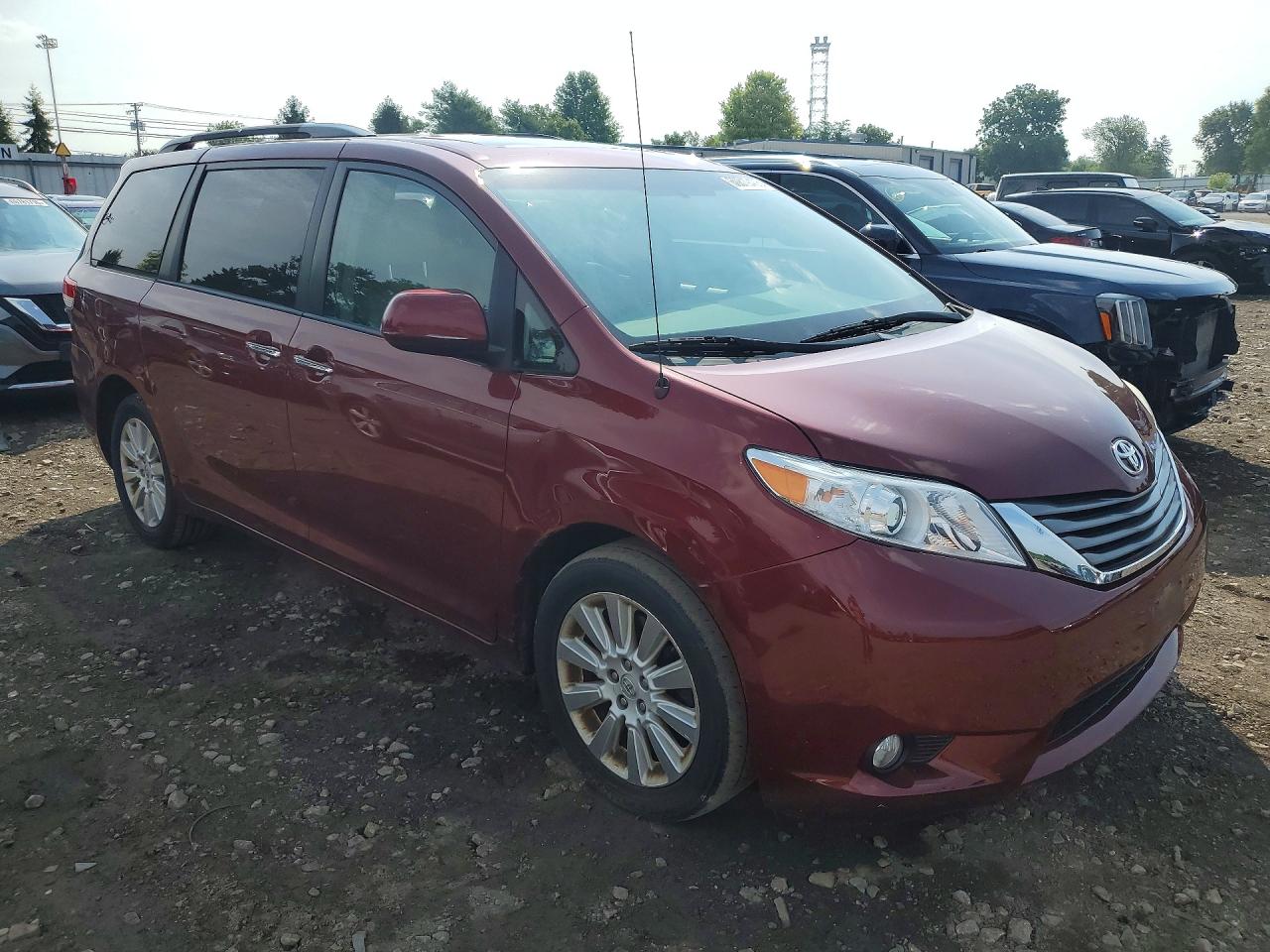 2013 Toyota Sienna Xle 7-passenger Maroon vin: 5TDDK3DC0DS059294