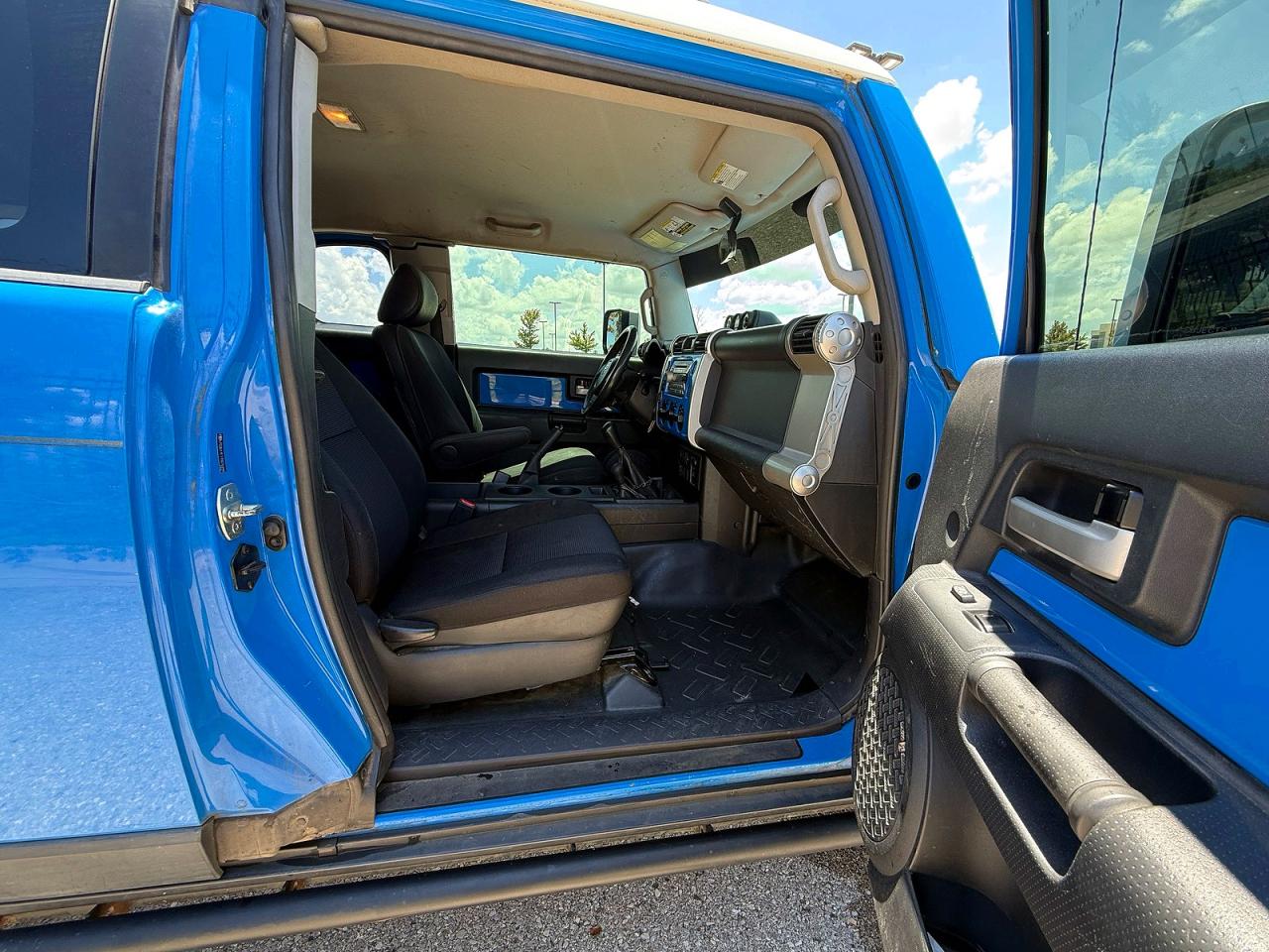 2007 Toyota Fj Cruiser Base Blue vin: JTEBU11F170076998