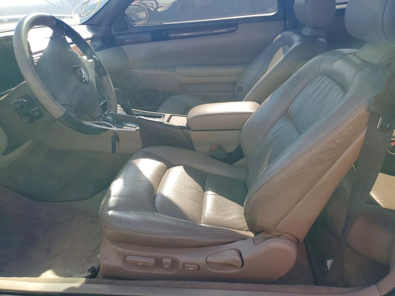 1996 Lexus Sc 300 Base Tan vin: JT8CD32ZXT0033654
