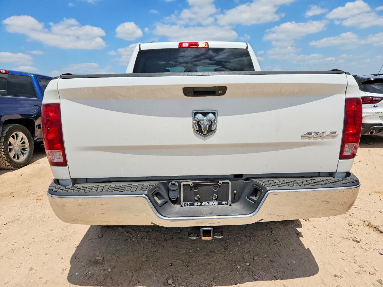 2015 Ram 1500 St White vin: 1C6RR7KM2FS694233
