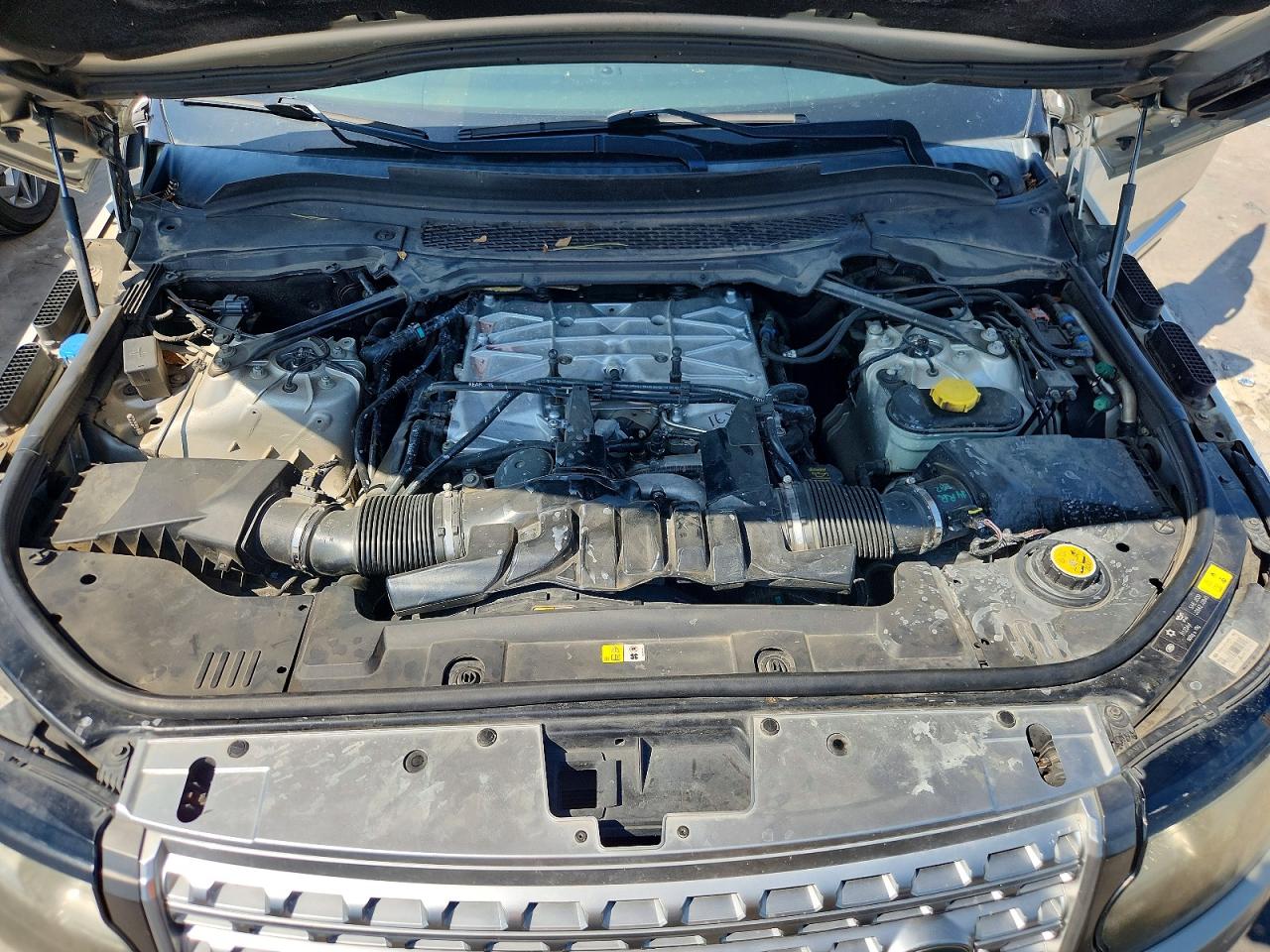 2014 Land Rover Range Rover Supercharged Beige vin: SALGS2EF8EA130569