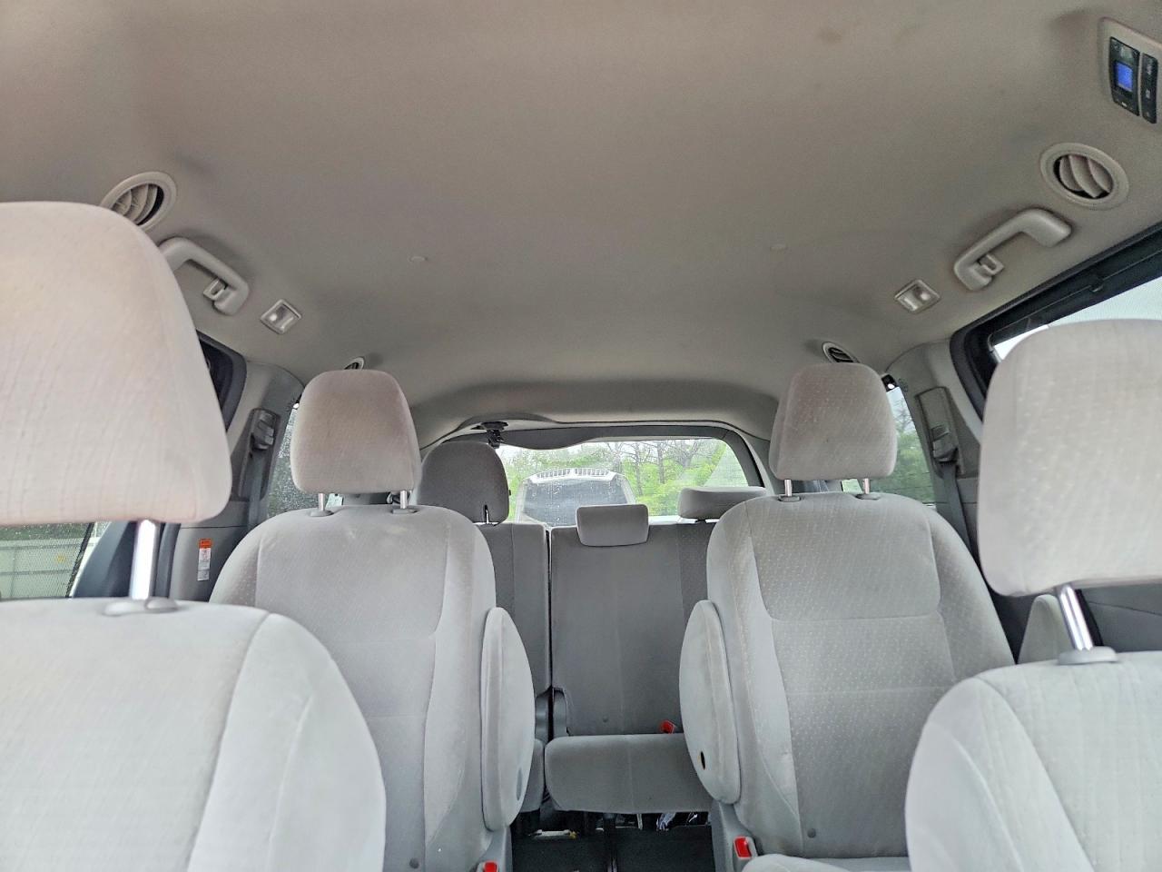 2015 Toyota Sienna Le Black vin: 5TDJK3DCXFS097167