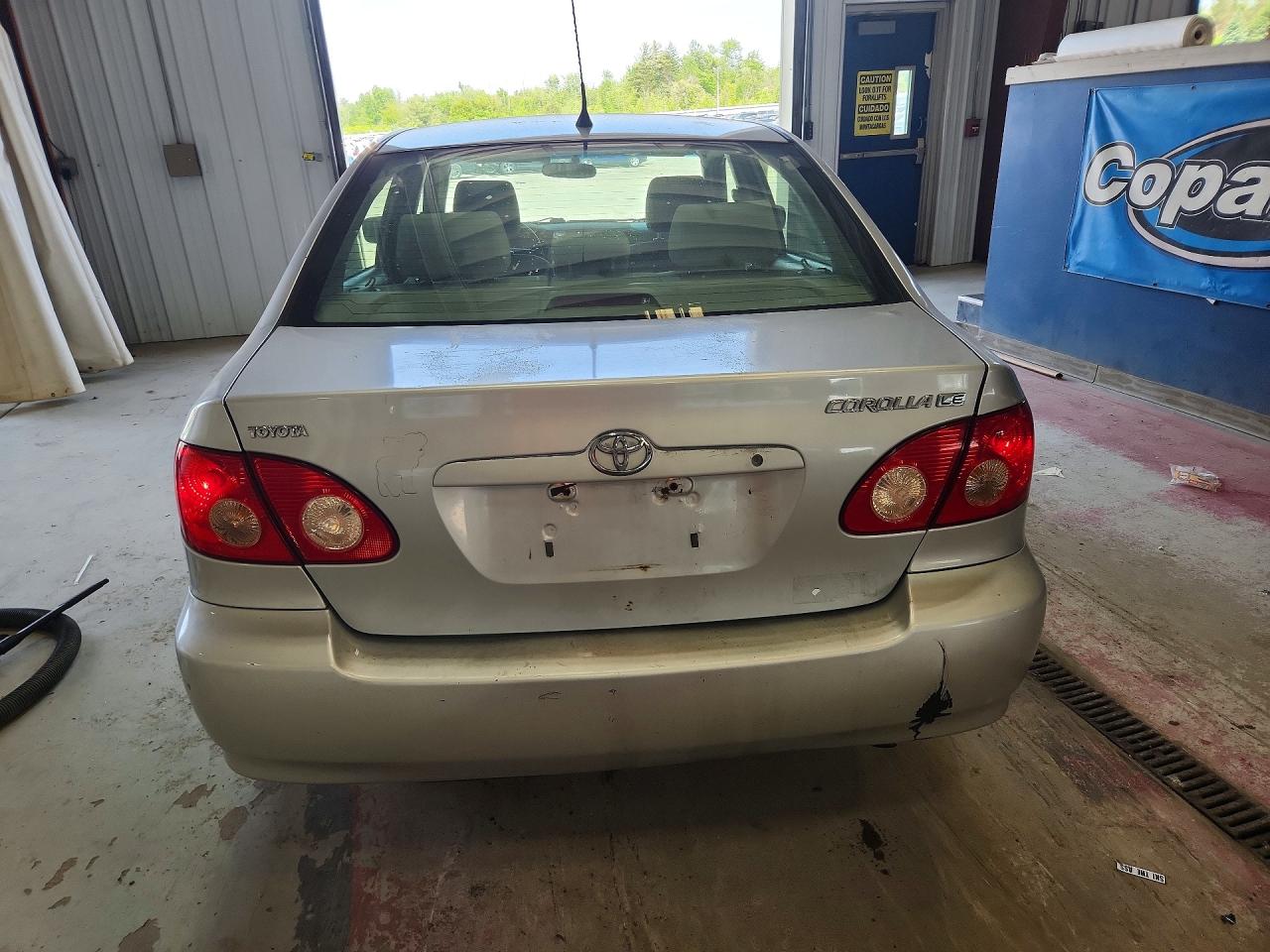 2006 Toyota Corolla Le Gray vin: JTDBR32E660077098