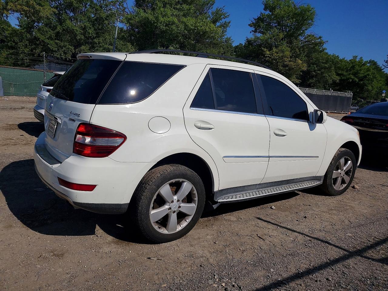 2010 Mercedes-benz Ml 350 4matic White vin: 4JGBB8GB6AA562033